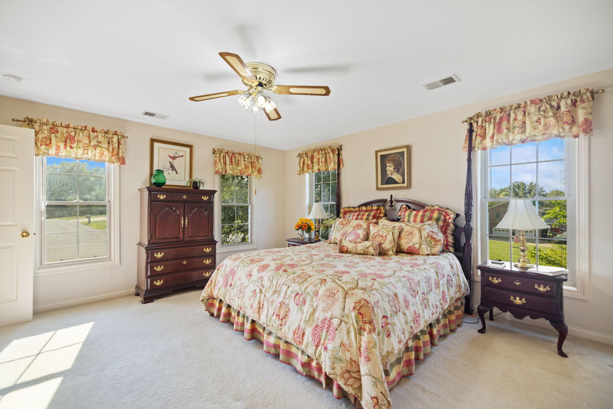 102 Old Pond Way Property Photo 24