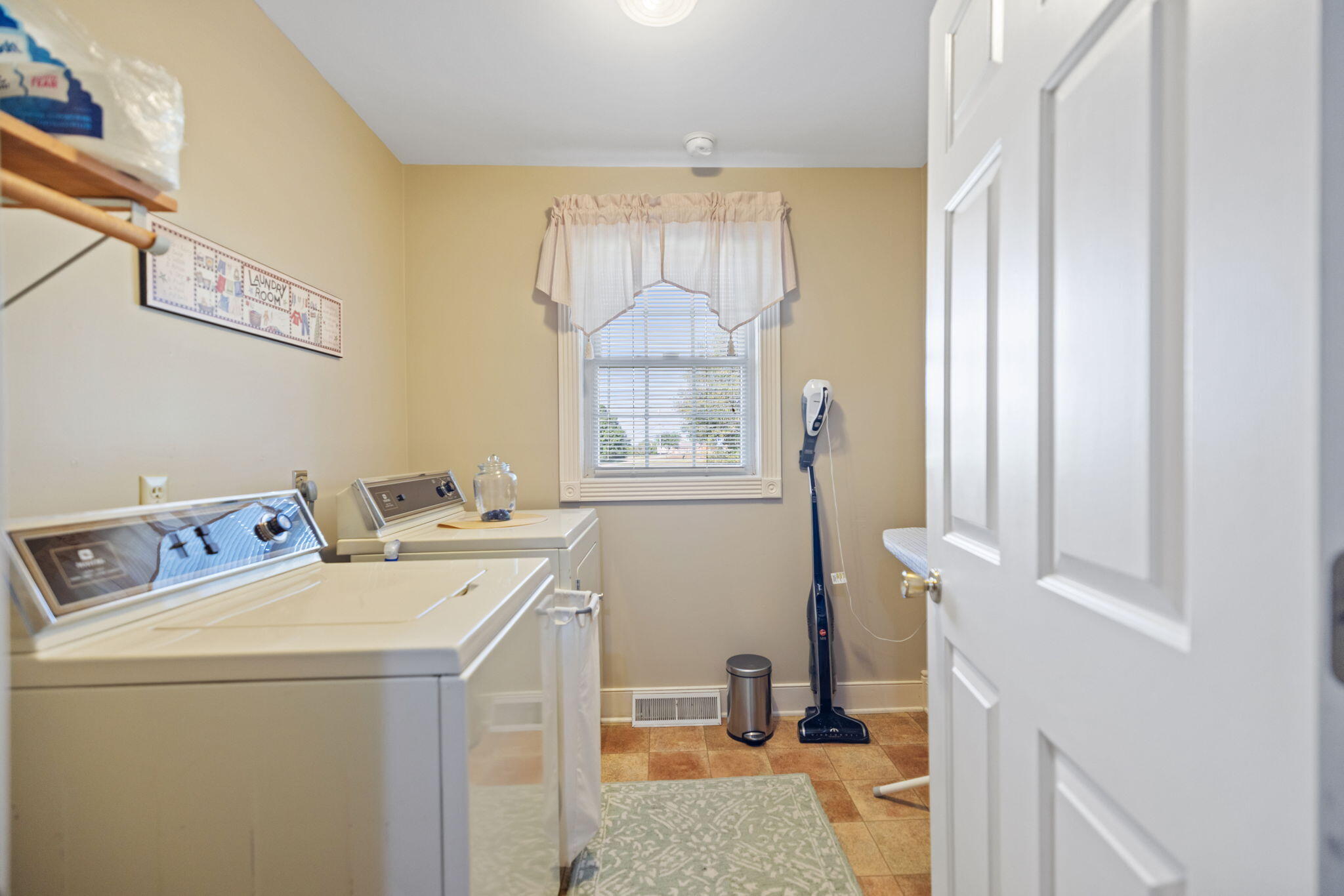 102 Old Pond Way Property Photo 45