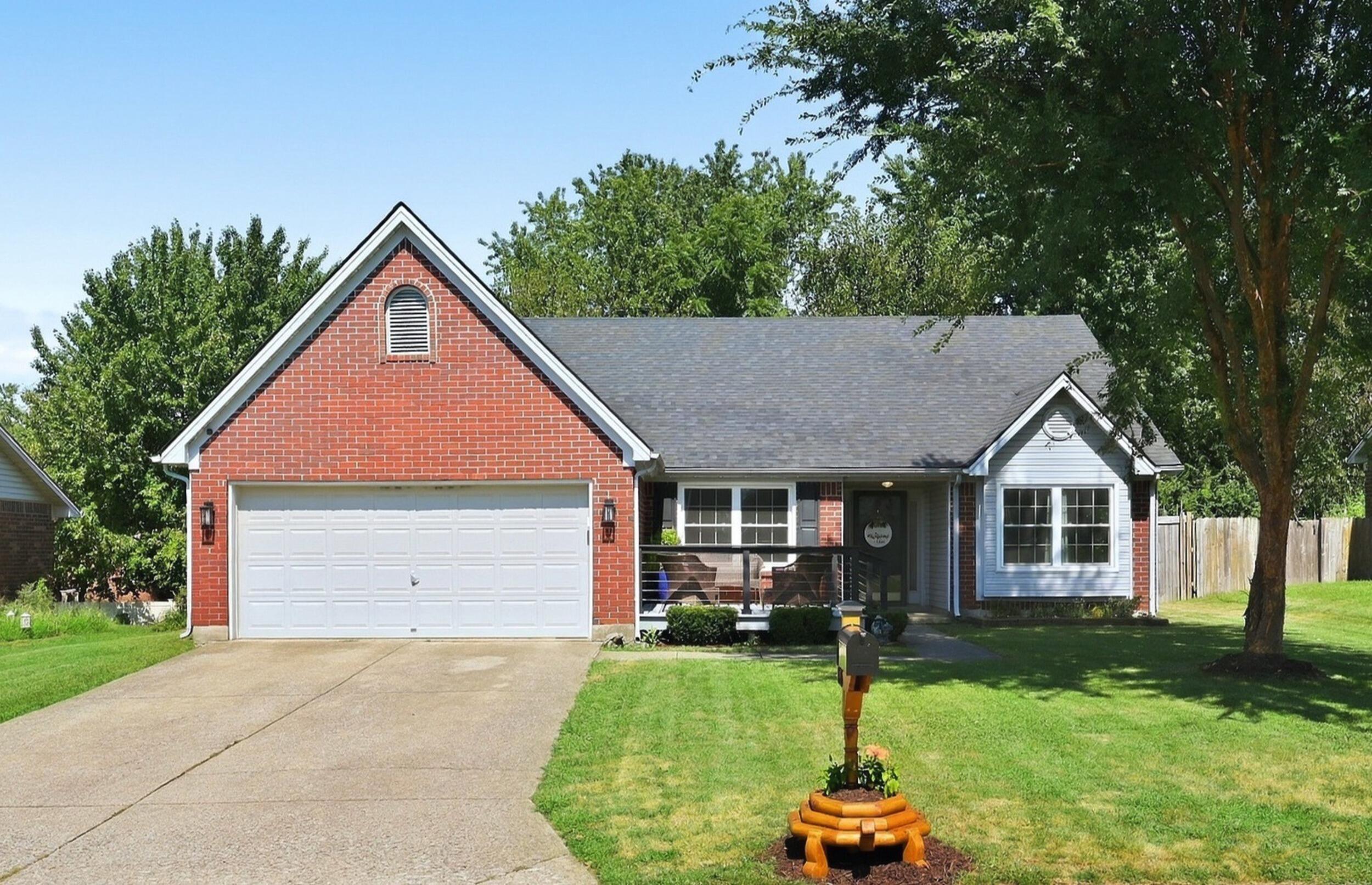 136 Hawthorne Drive Property Photo 1