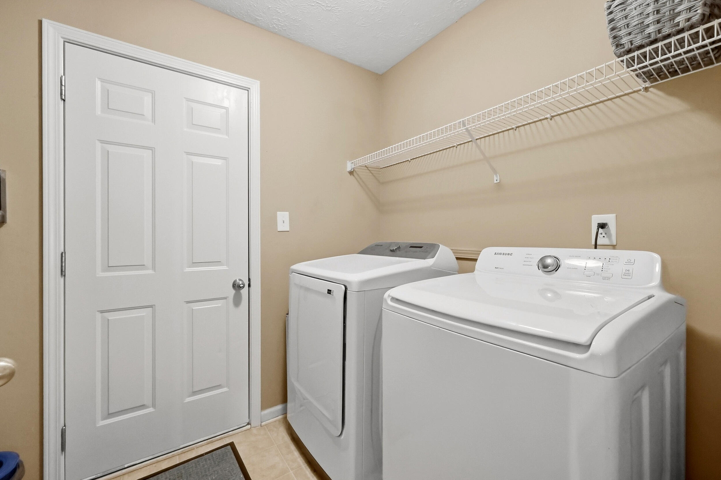 136 Hawthorne Drive Property Photo 22