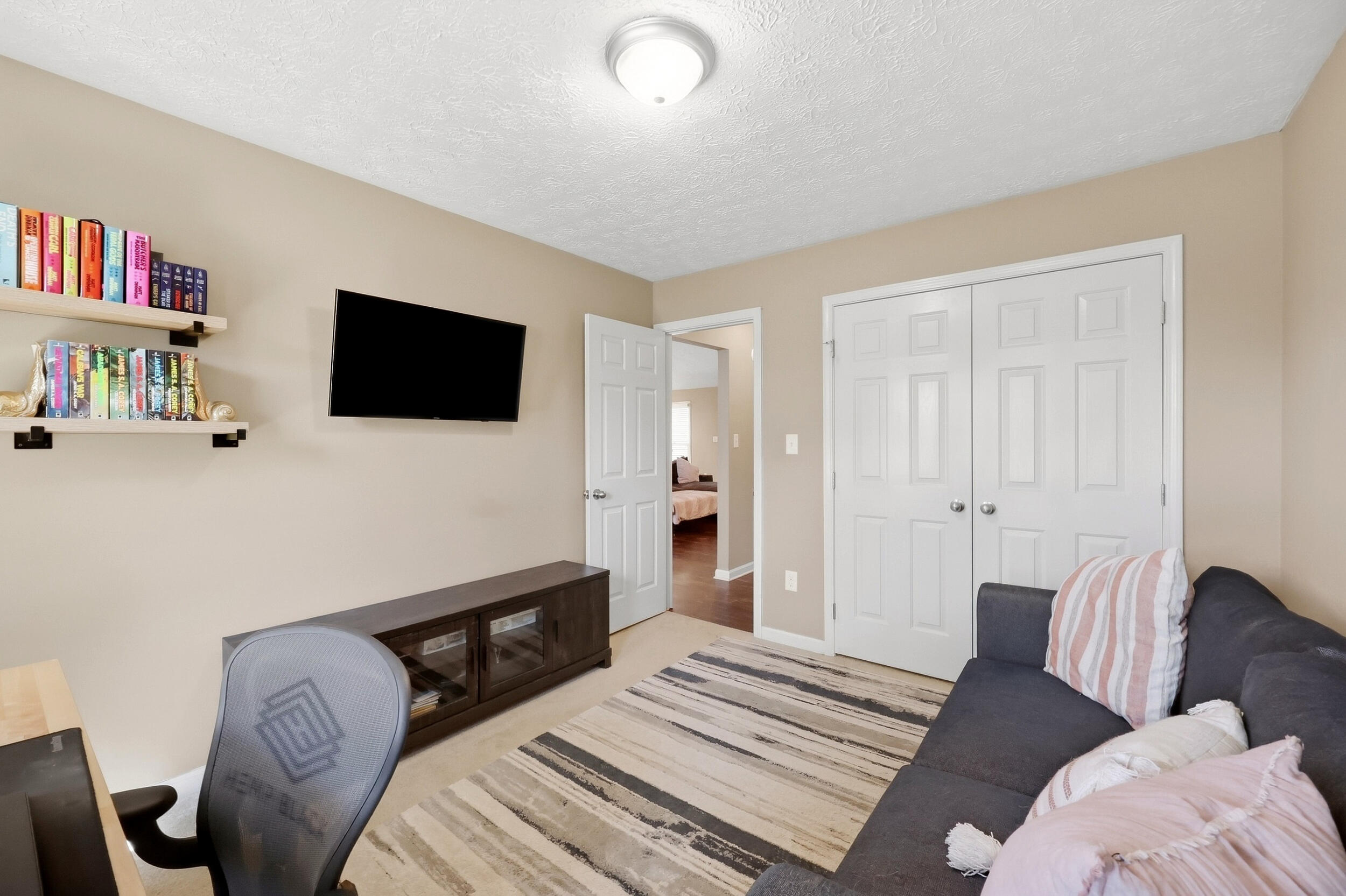 136 Hawthorne Drive Property Photo 29