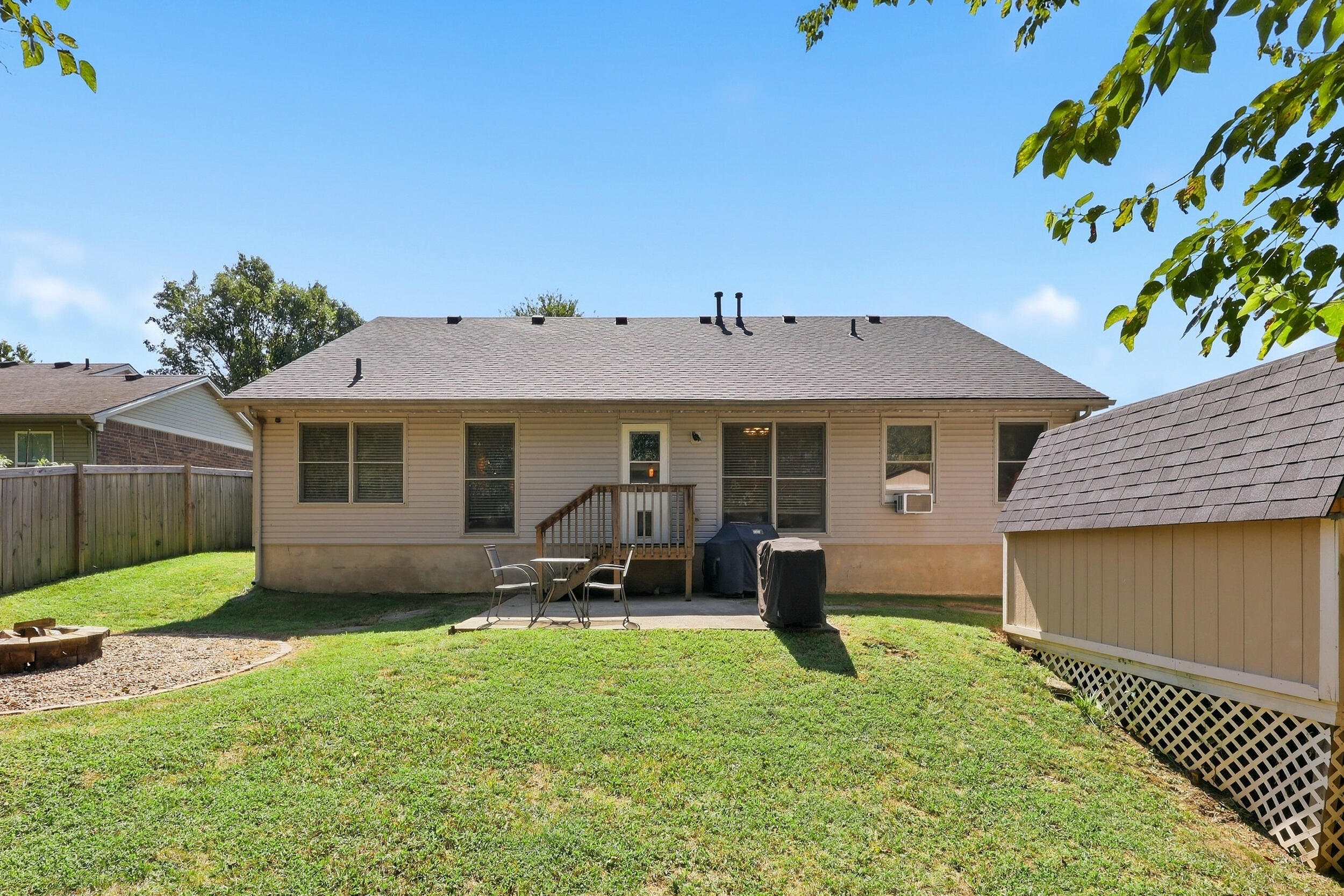 136 Hawthorne Drive Property Photo 34