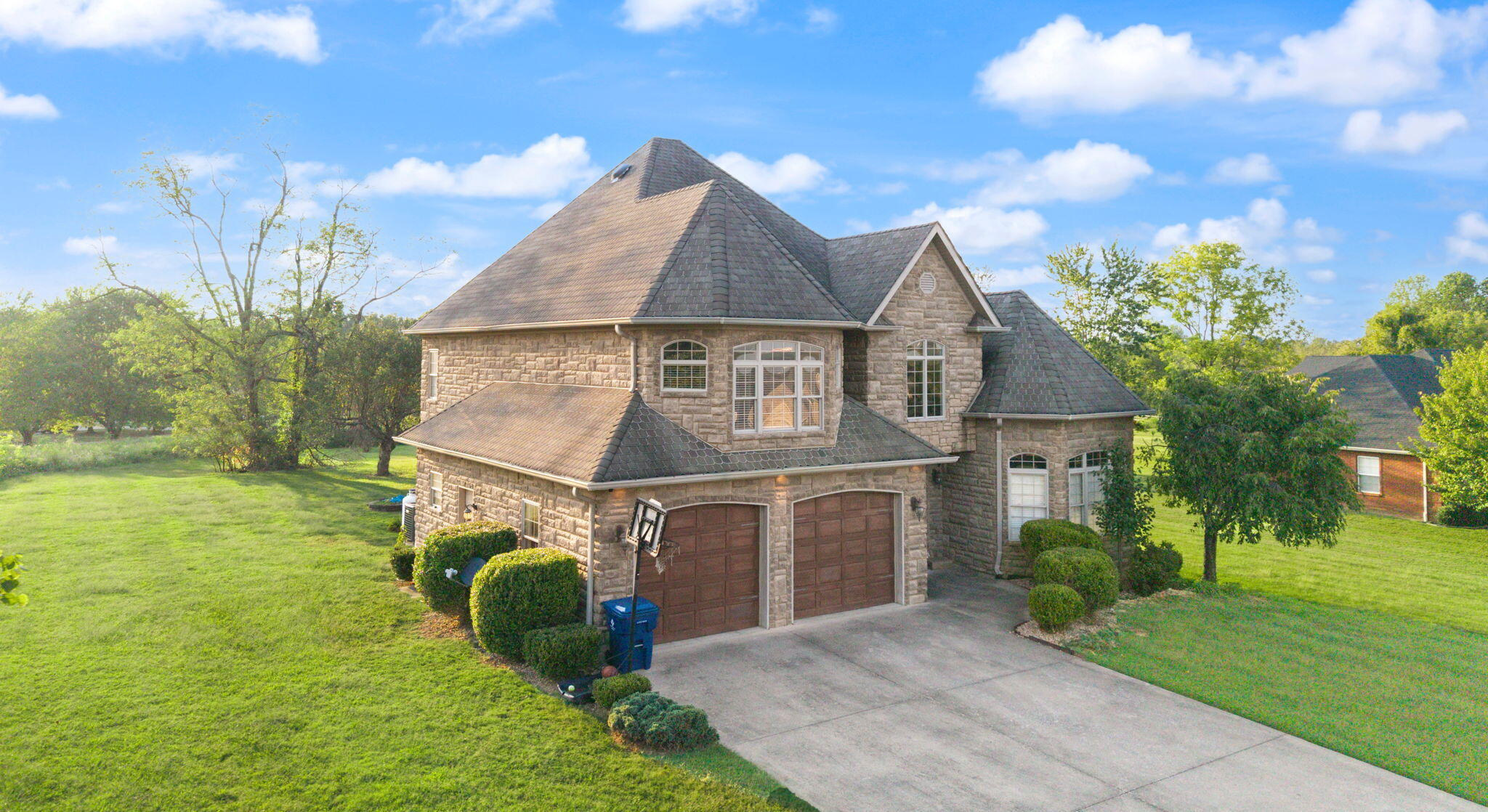 765 White Tail Run Property Photo 4