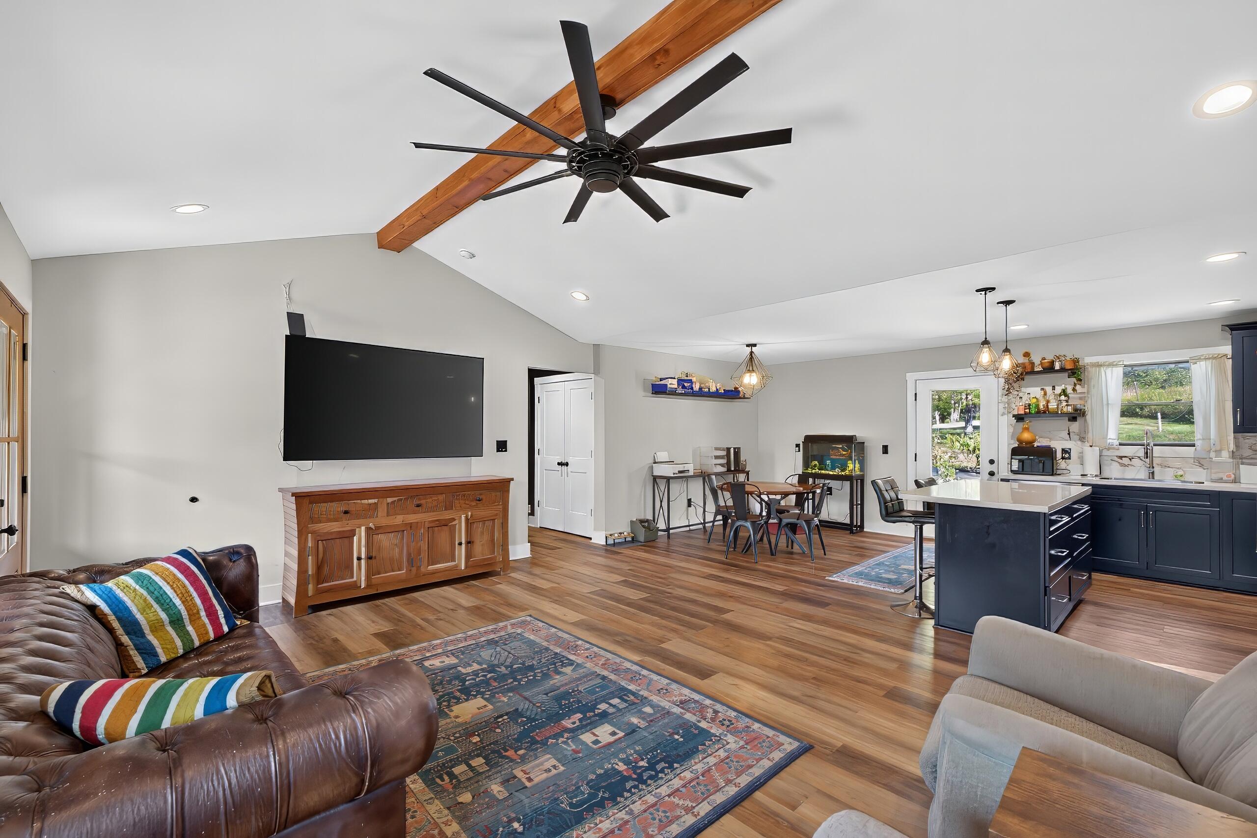 1394 Aaron Barnett Road Property Photo 5