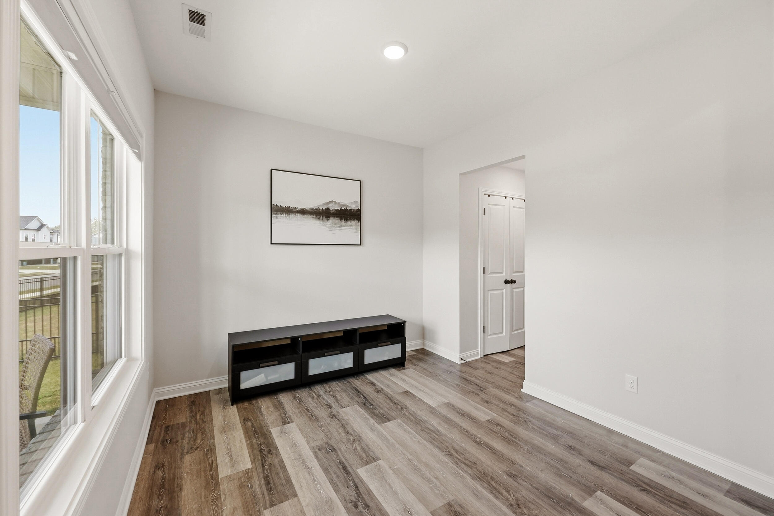 448 Friendly Avenue Property Photo 6