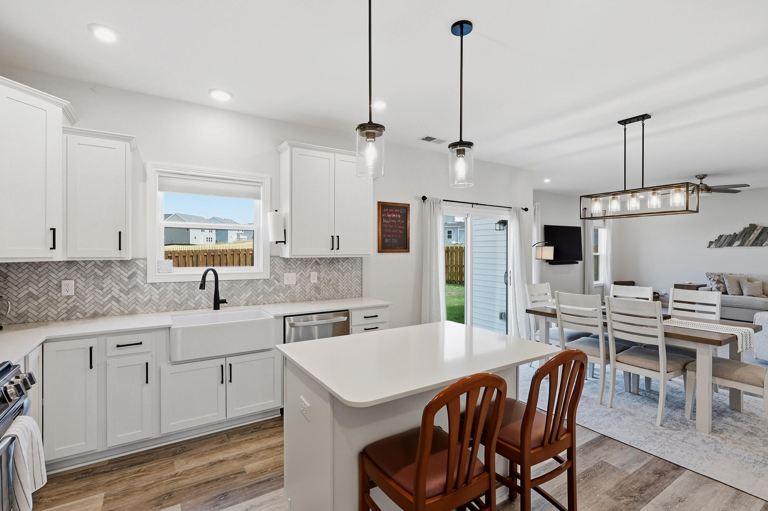 448 Friendly Avenue Property Photo 11