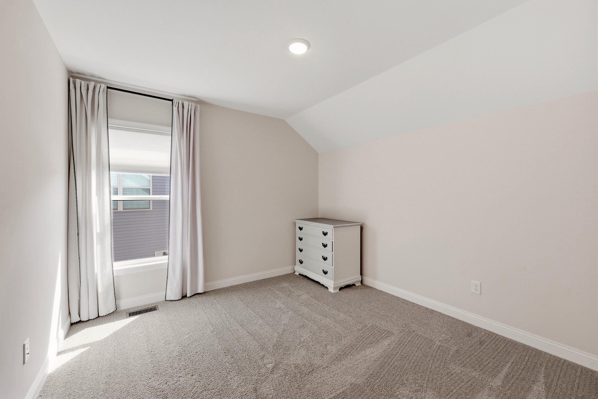 448 Friendly Avenue Property Photo 17