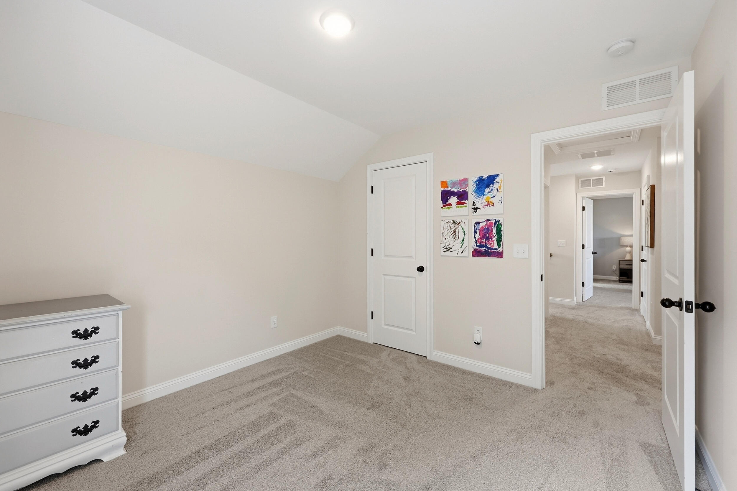 448 Friendly Avenue Property Photo 18