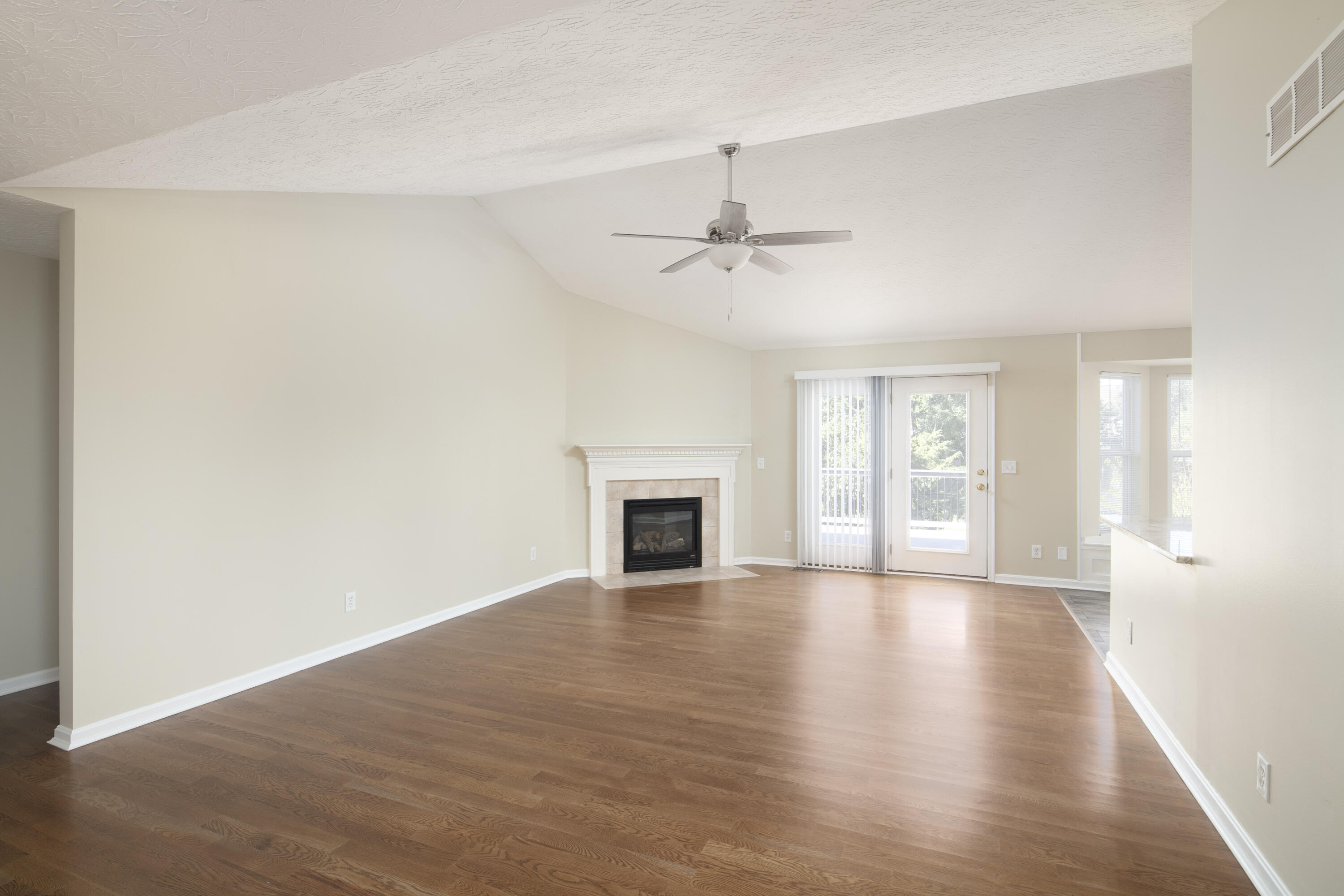 9263 Hardwicke Lane Property Photo 7