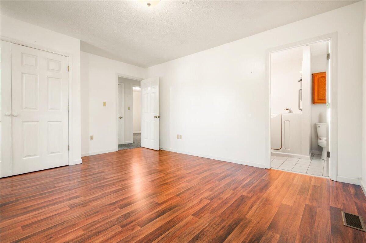 3000 Warm Springs Drive Property Photo 17