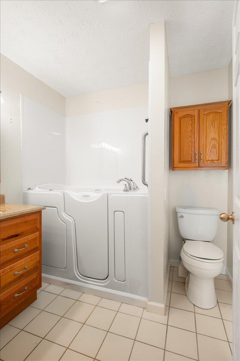 3000 Warm Springs Drive Property Photo 18