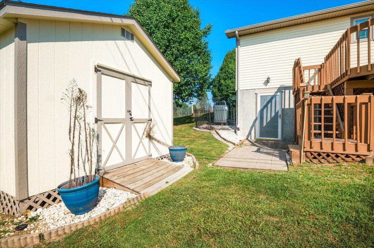 3000 Warm Springs Drive Property Photo 32