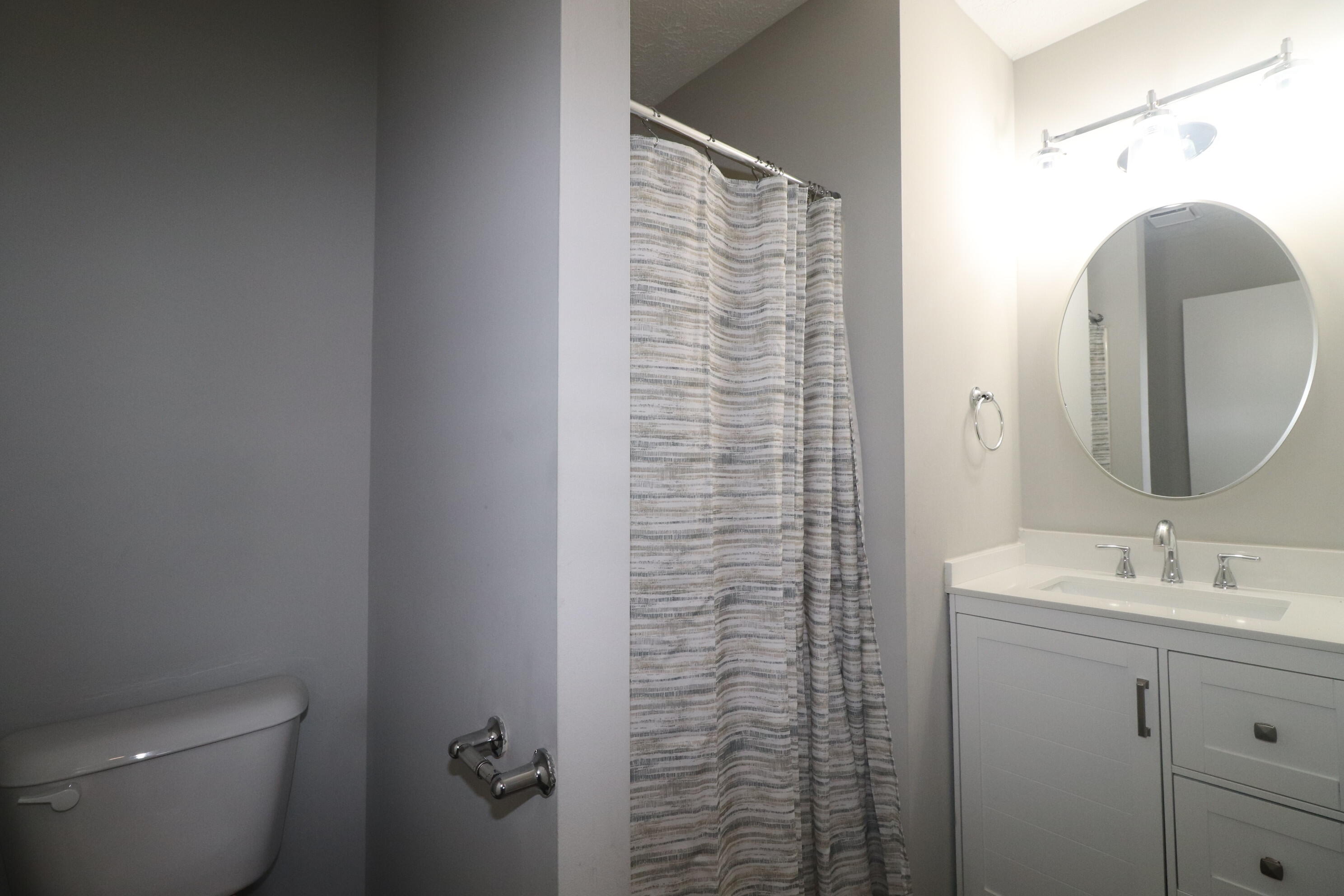 320 Lakeview Drive Property Photo 8