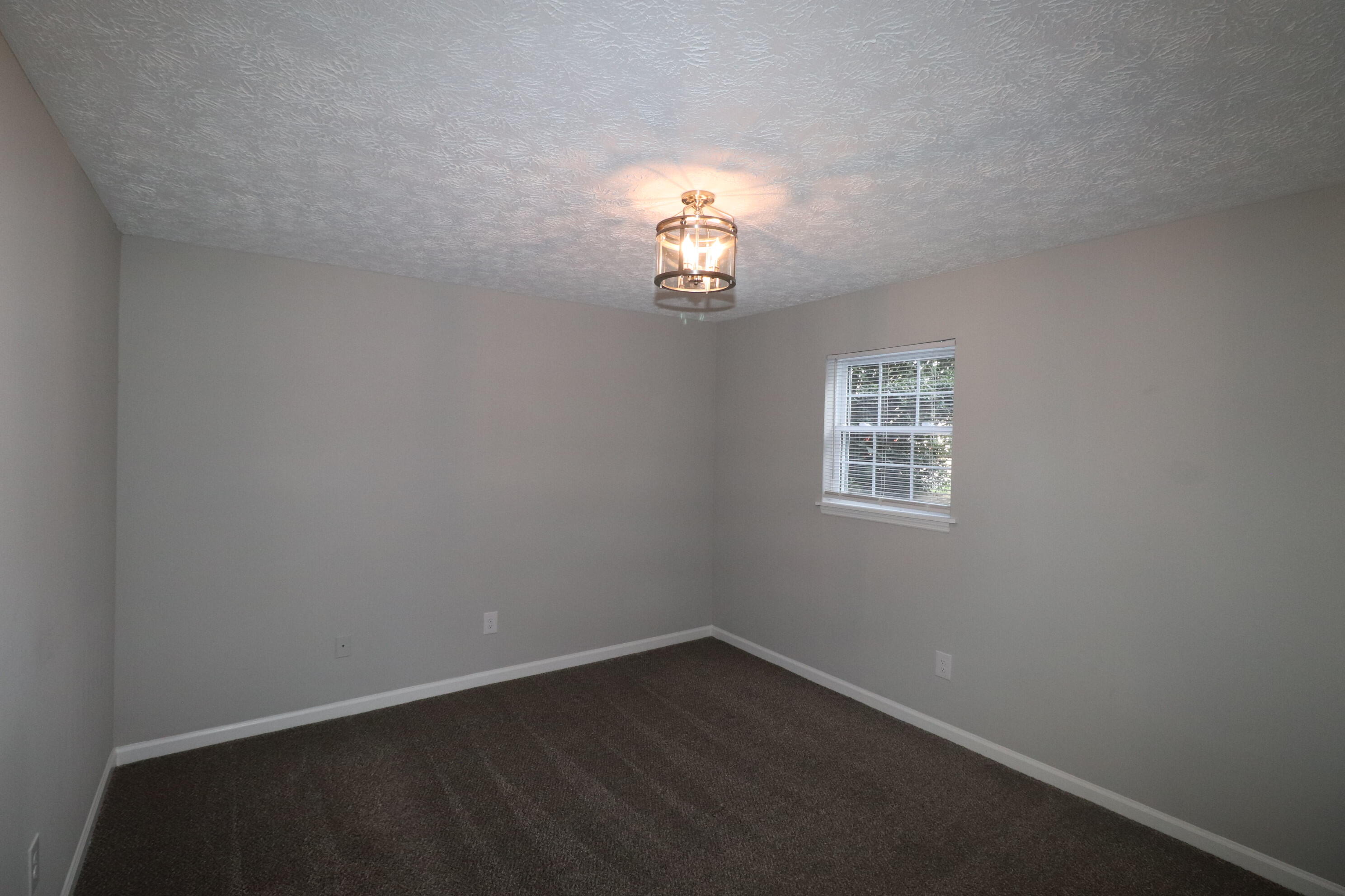 320 Lakeview Drive Property Photo 9
