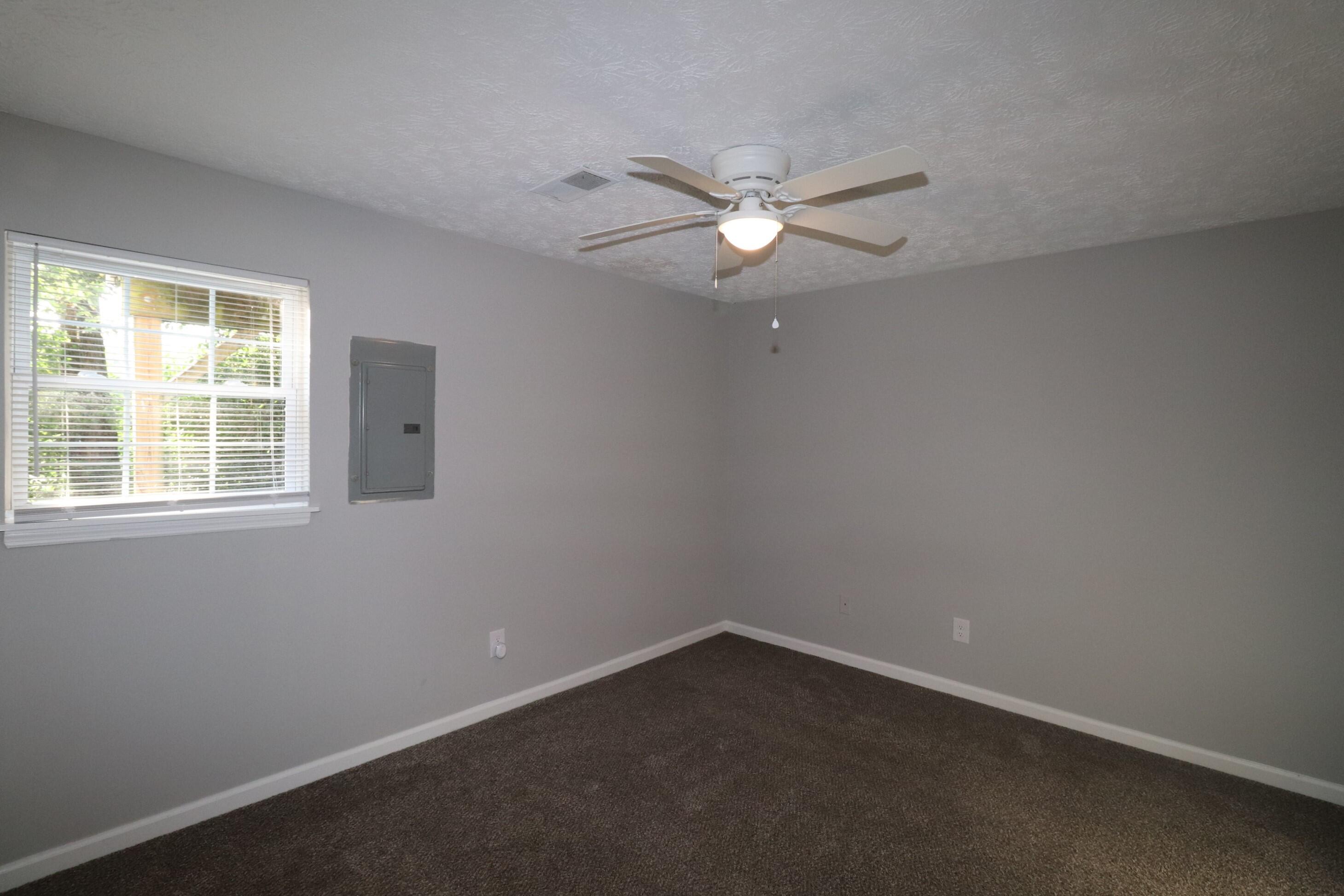 320 Lakeview Drive Property Photo 12