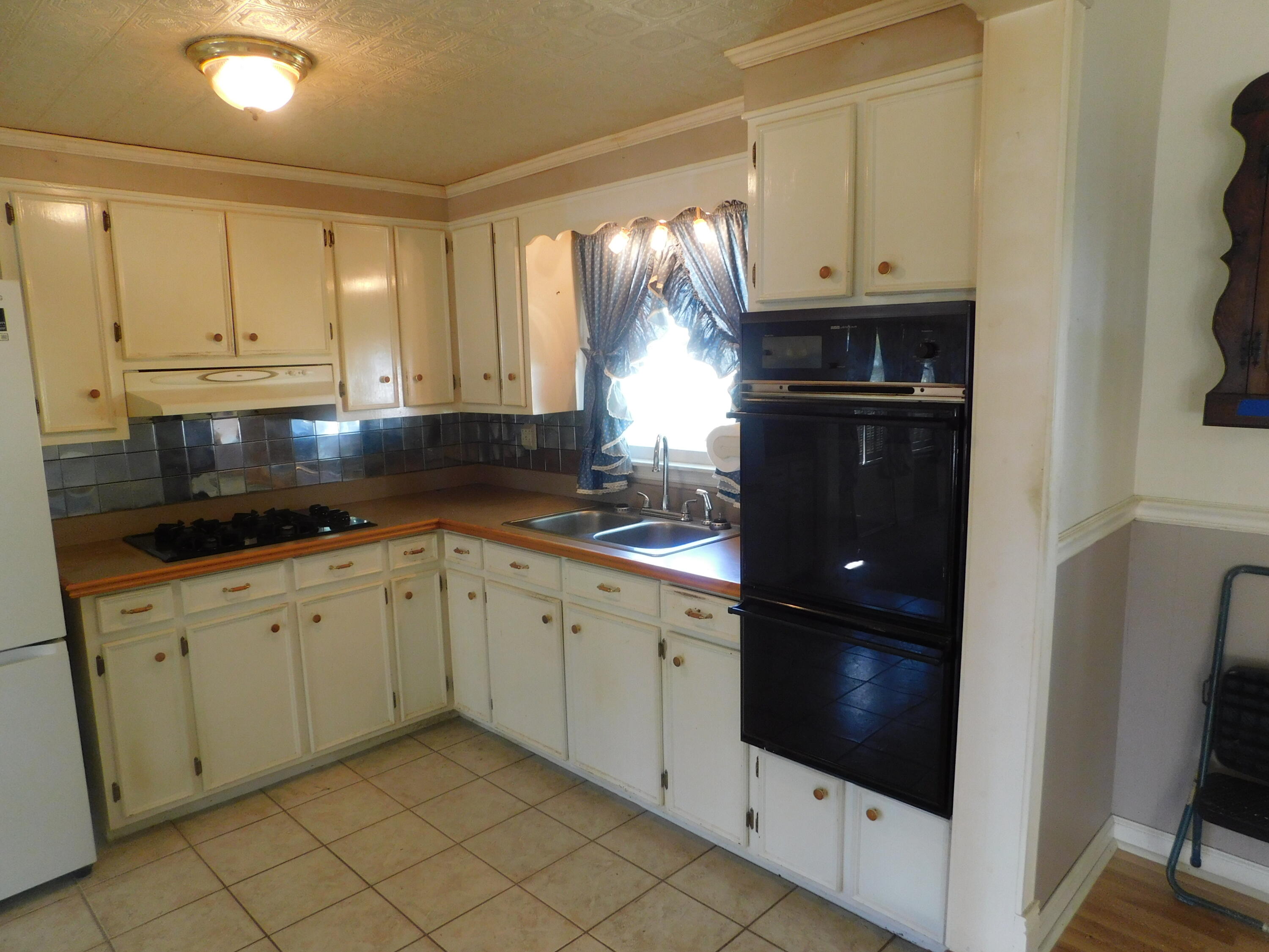 401 Nichols Street Property Photo 16