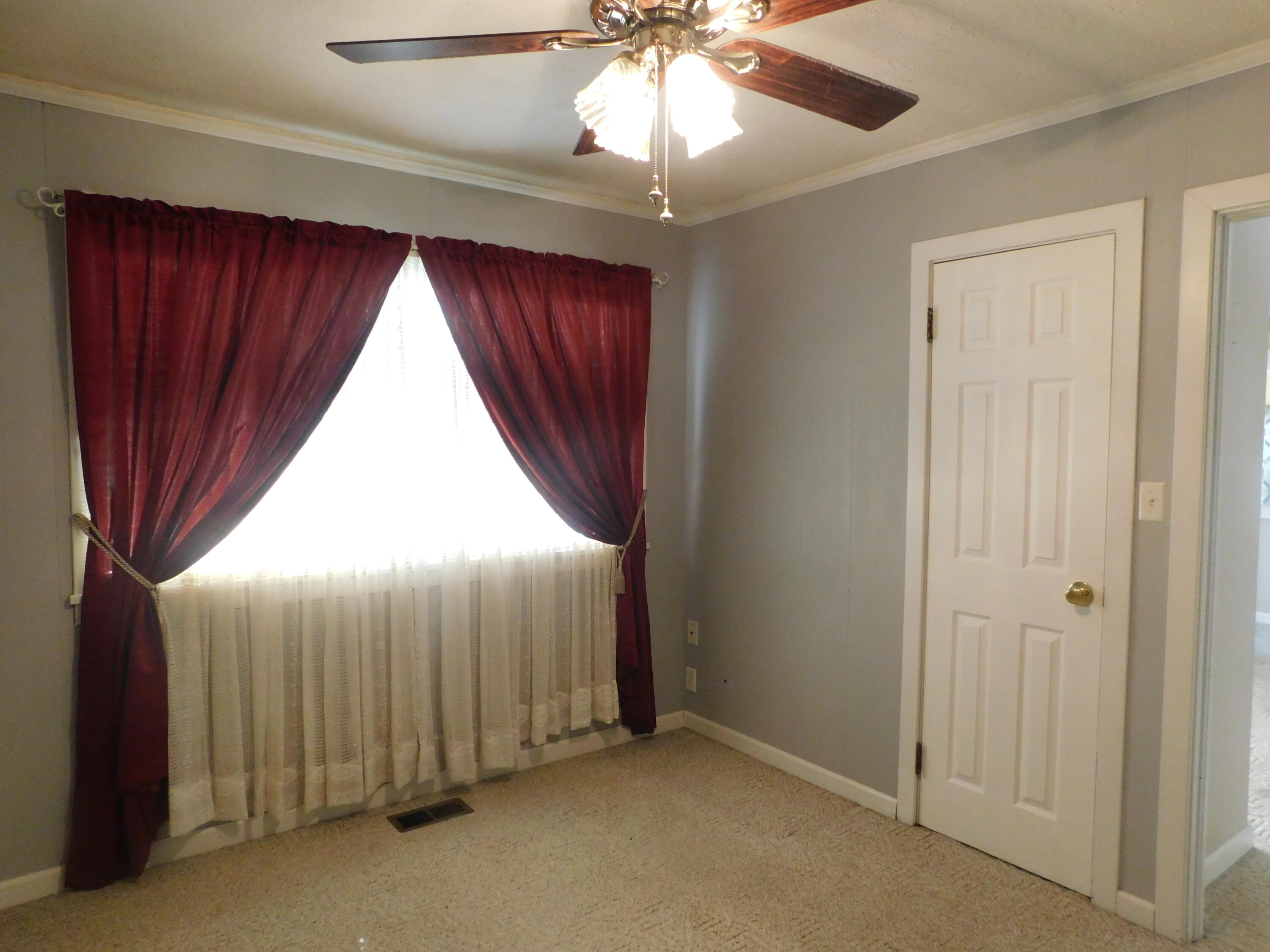 401 Nichols Street Property Photo 32
