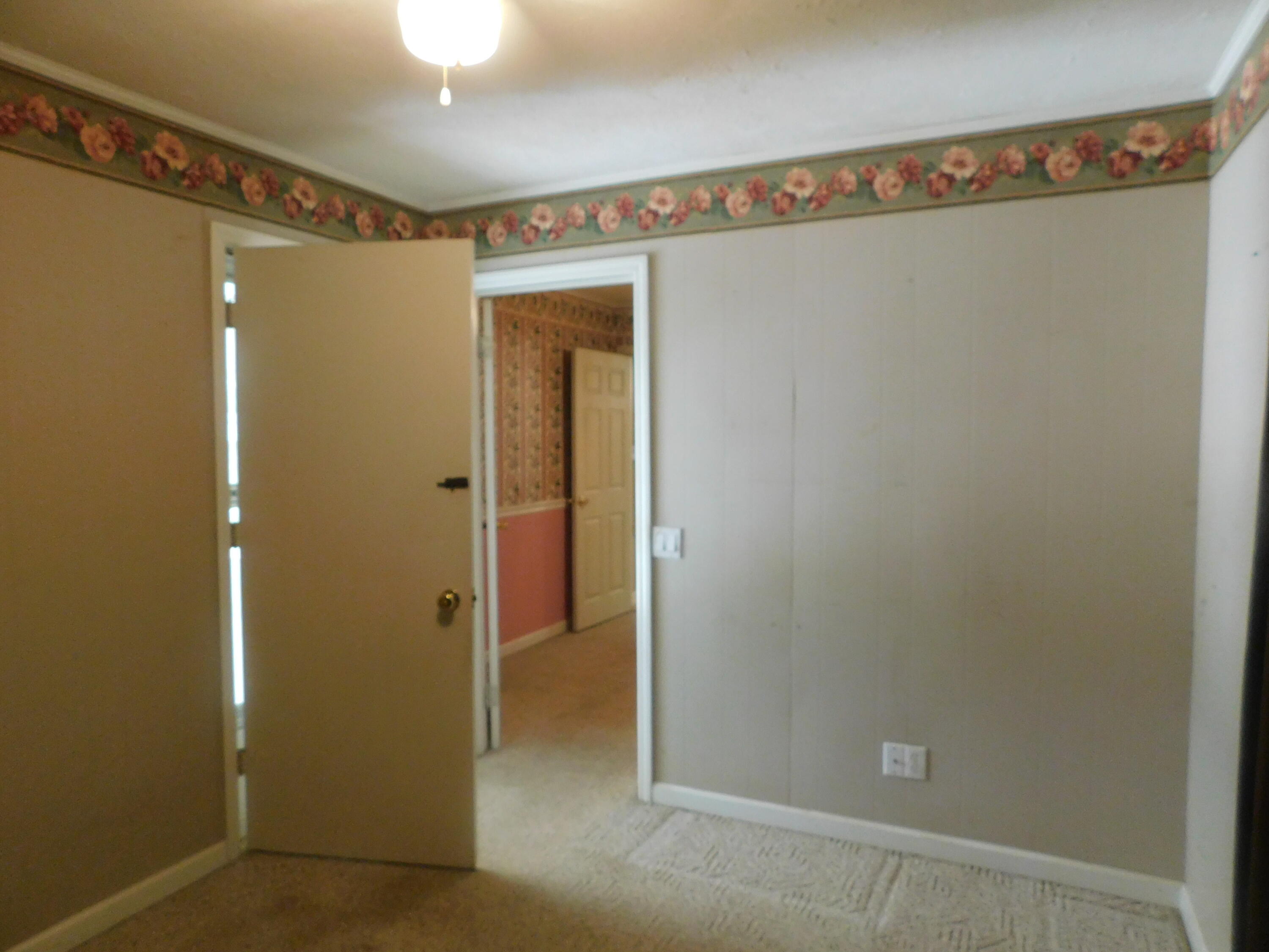 401 Nichols Street Property Photo 37