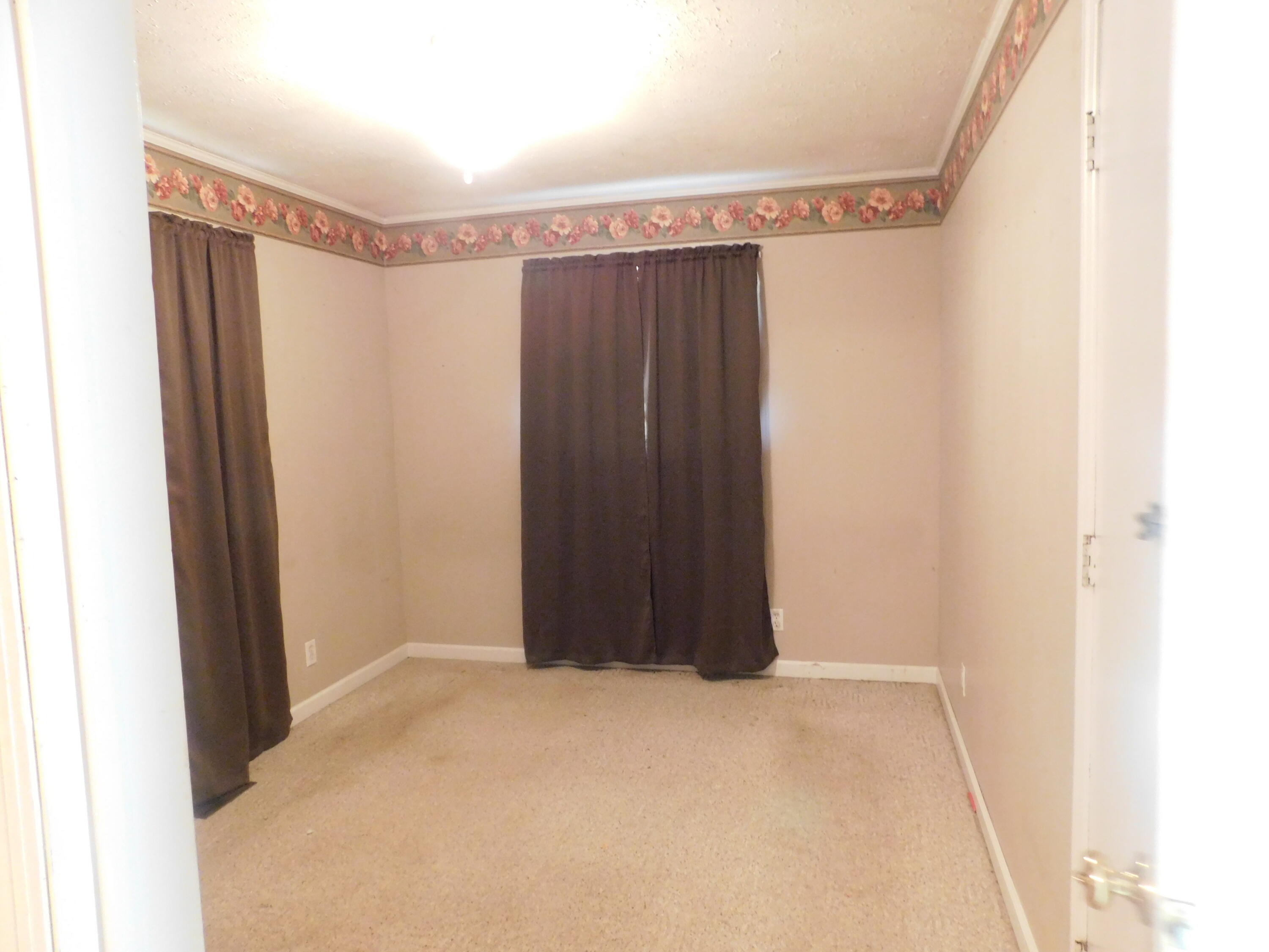 401 Nichols Street Property Photo 38