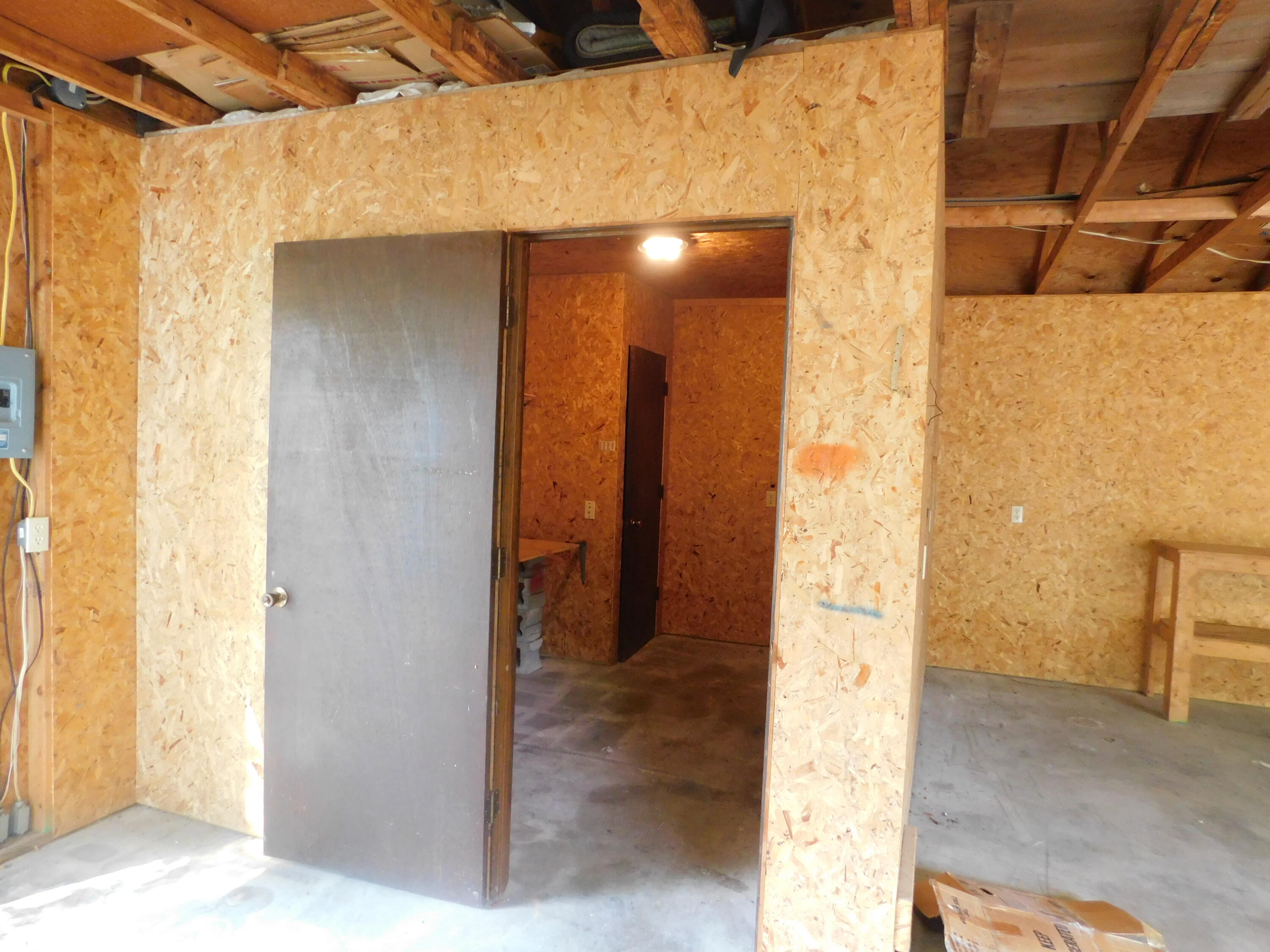 401 Nichols Street Property Photo 41