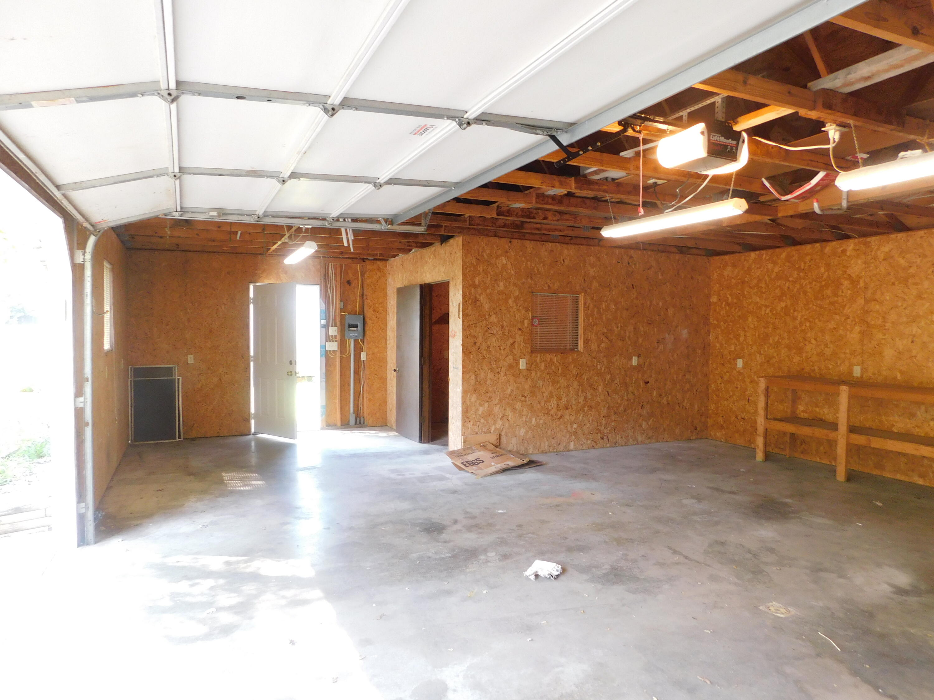 401 Nichols Street Property Photo 42