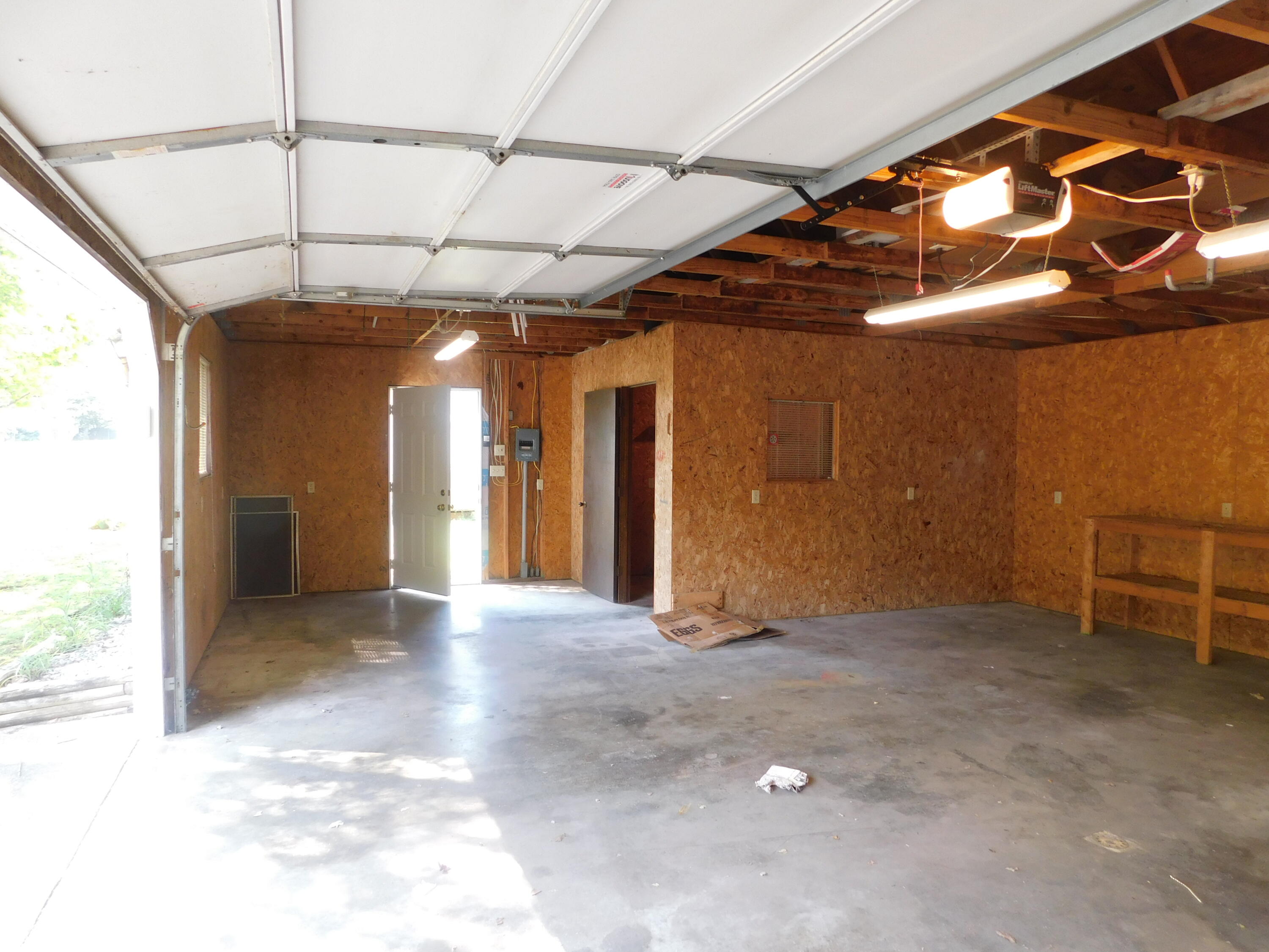 401 Nichols Street Property Photo 43