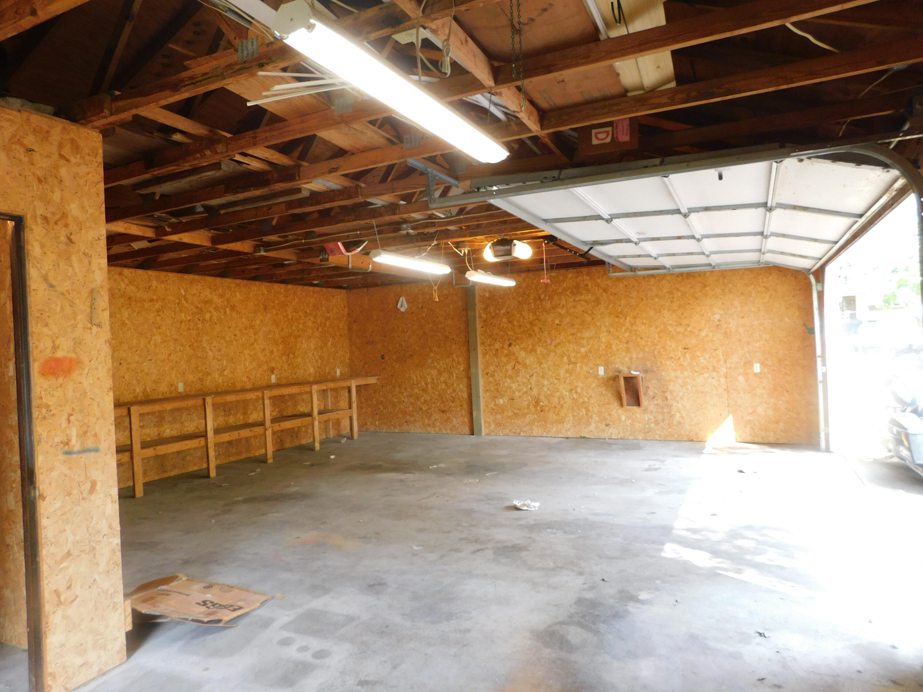 401 Nichols Street Property Photo 45