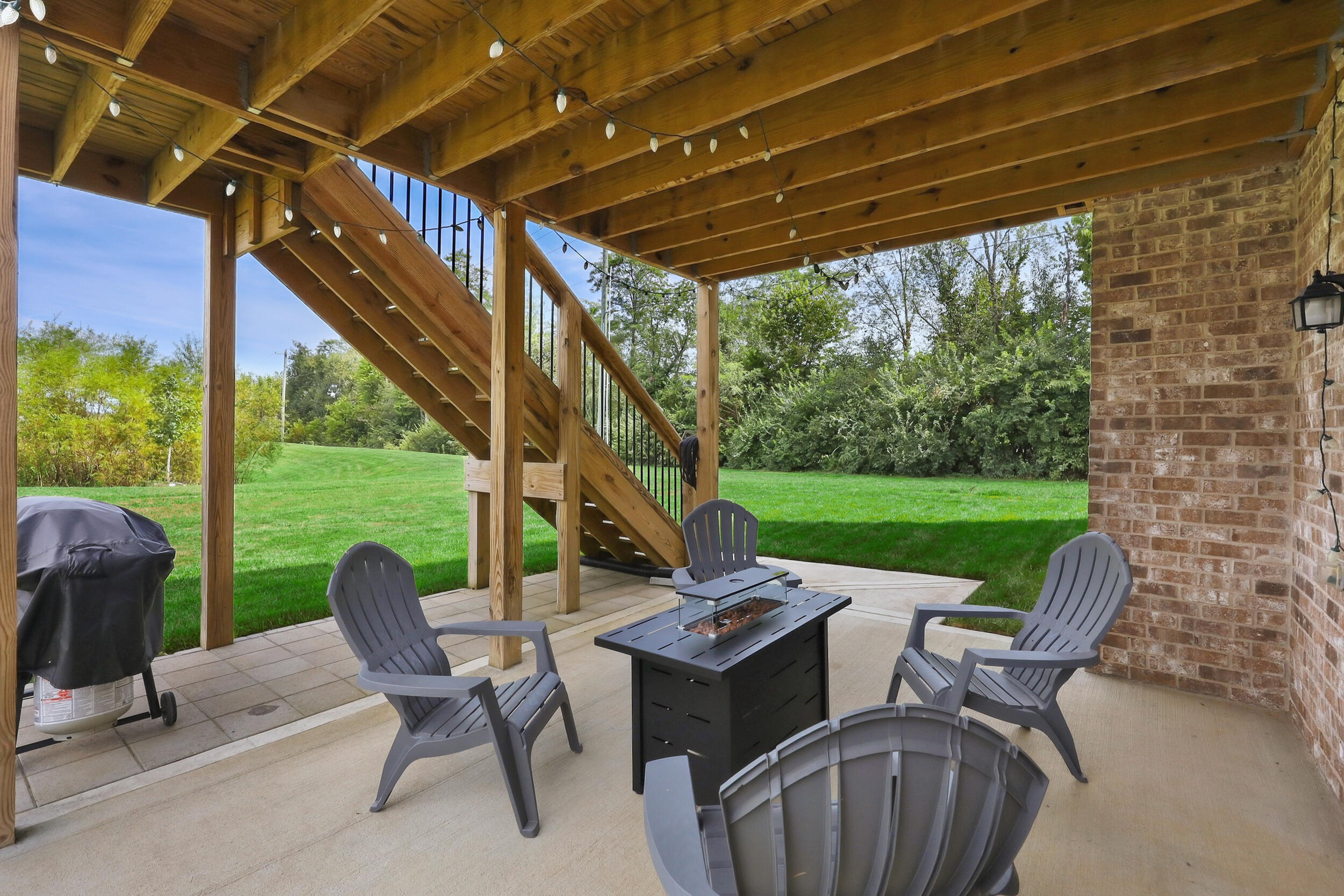 141 Meadowcrest Drive Property Photo 42