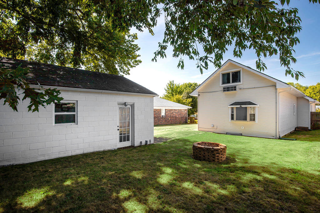 109 Fairlawn Avenue Property Photo 7