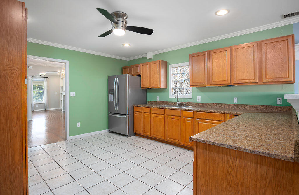 109 Fairlawn Avenue Property Photo 11