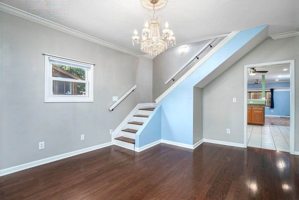 109 Fairlawn Avenue Property Photo 23