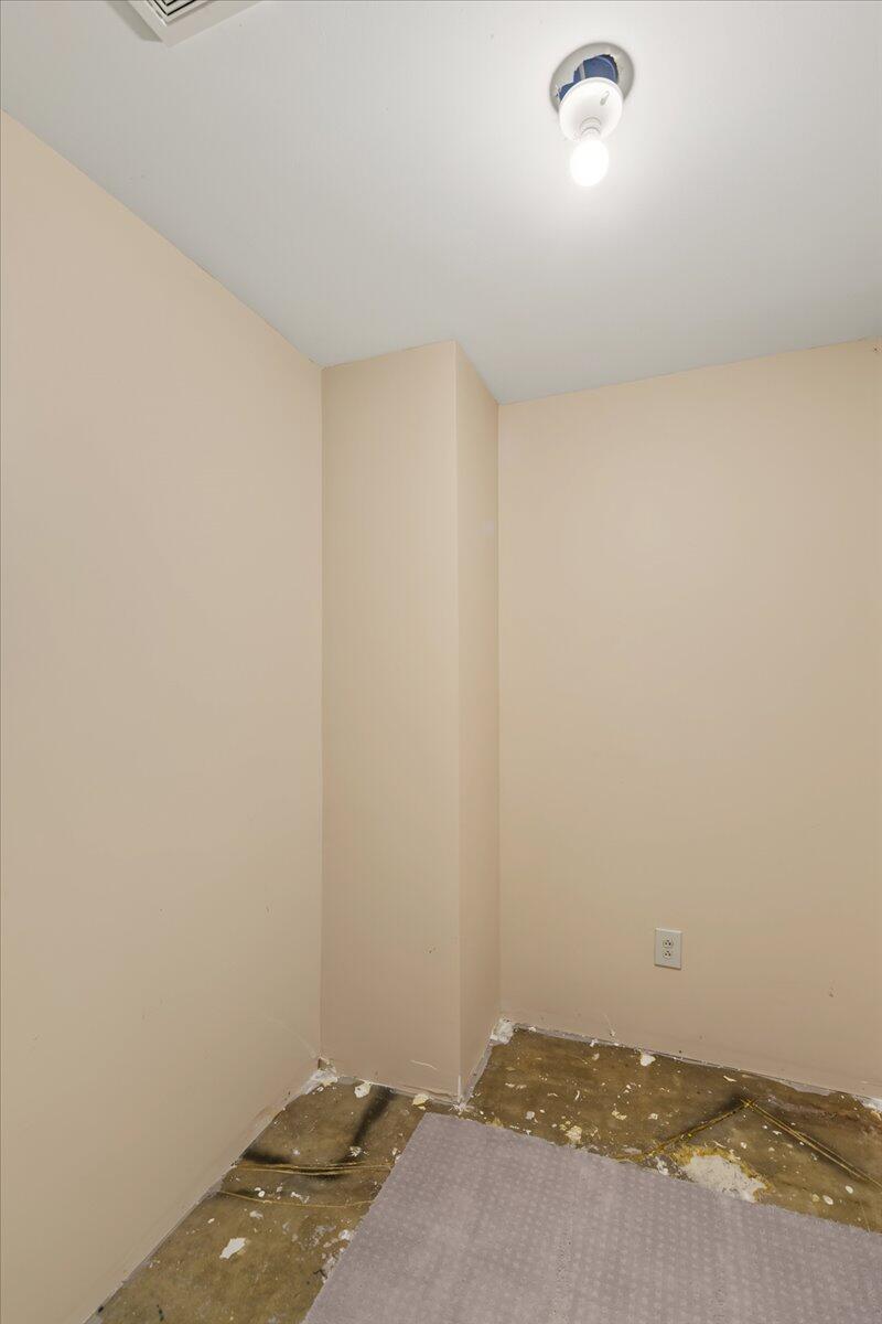 2501 Abbeywood Place Property Photo 53
