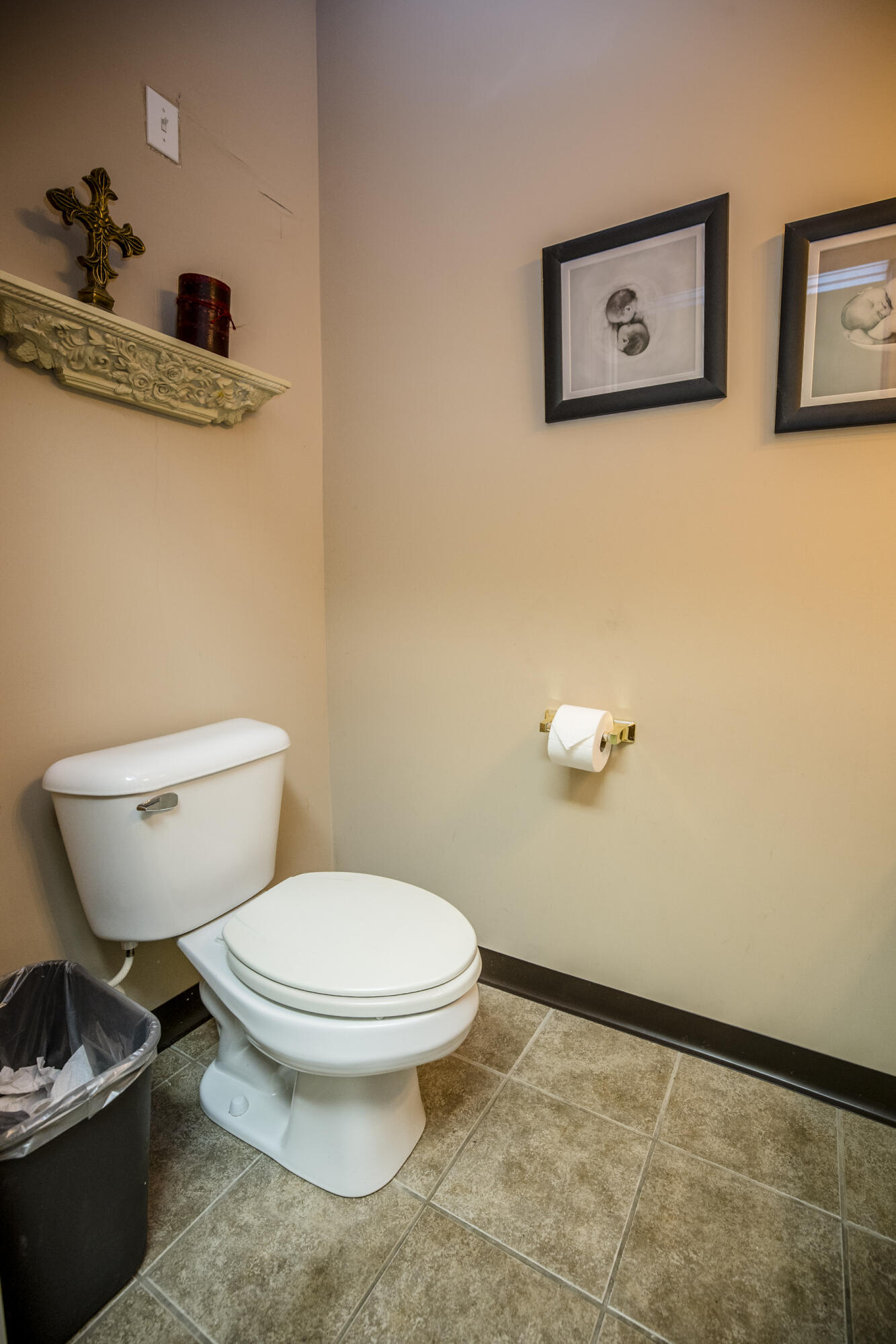 80 Se Codell Drive 250 Property Photo 15