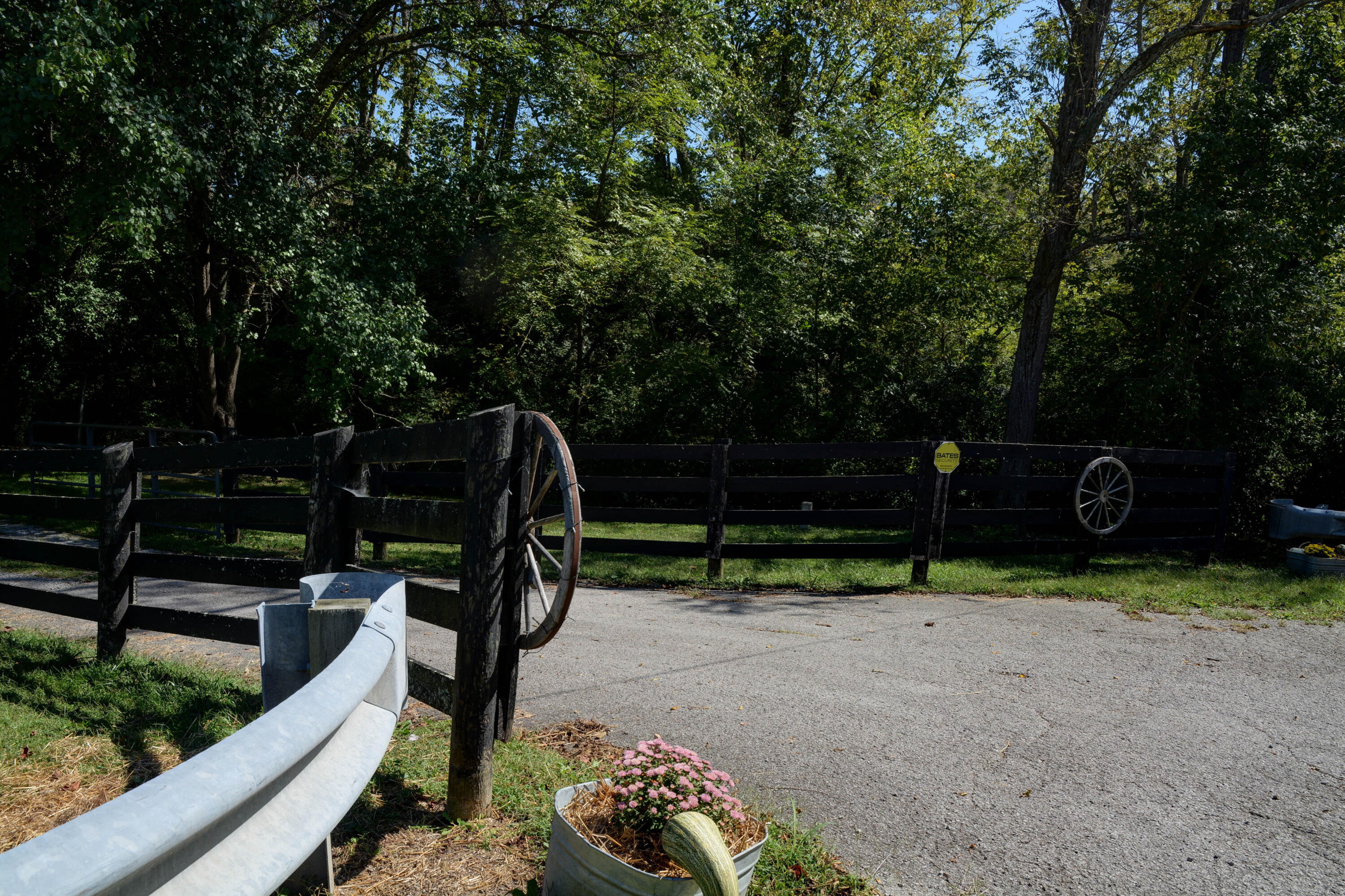 6590 Ironworks Road Property Photo 4