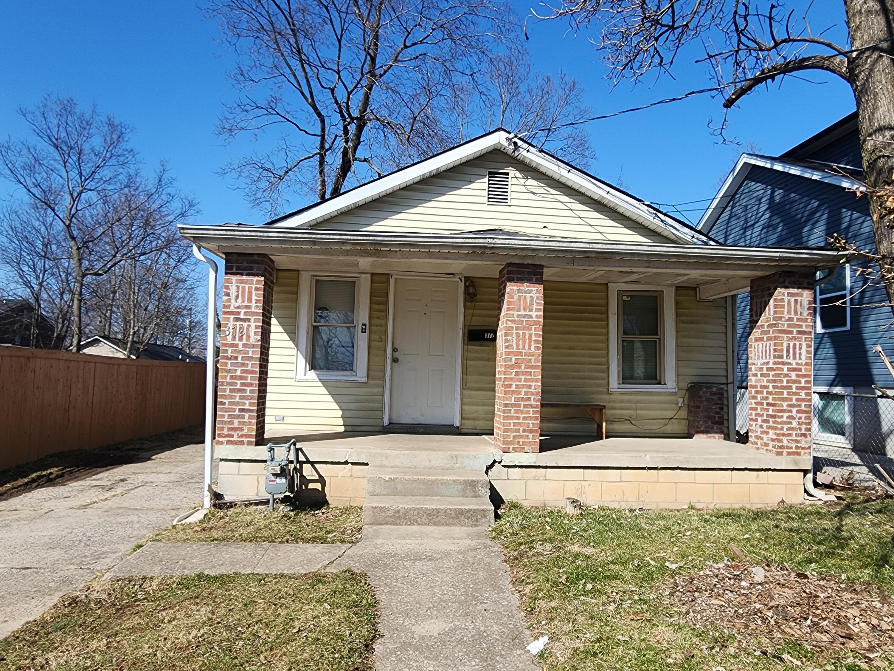 372 Roosevelt Boulevard Property Photo 1