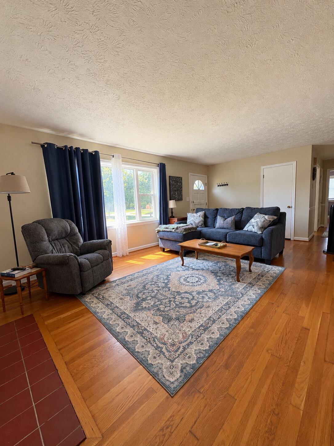 345 College Manor Property Photo 6
