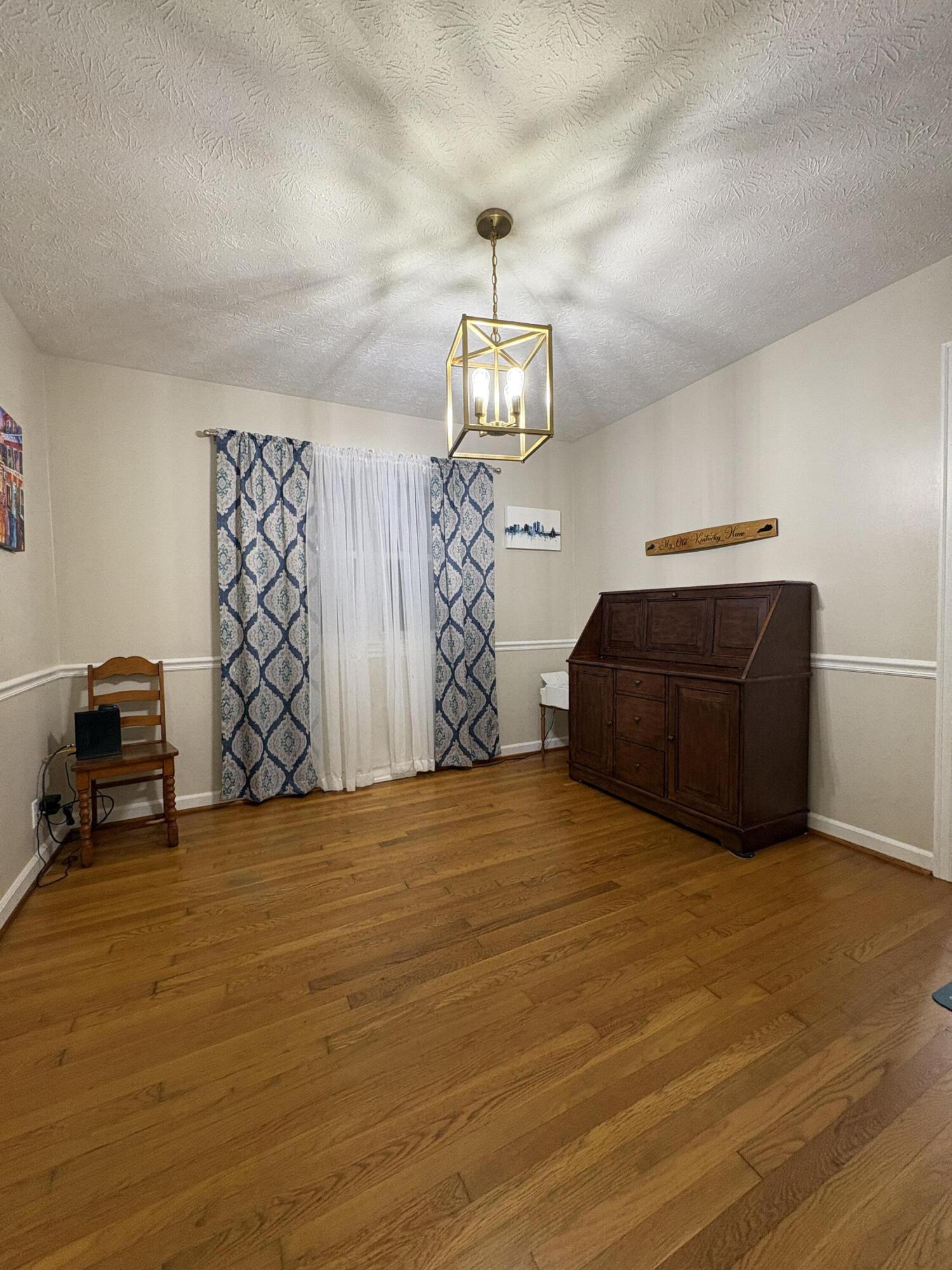 345 College Manor Property Photo 14