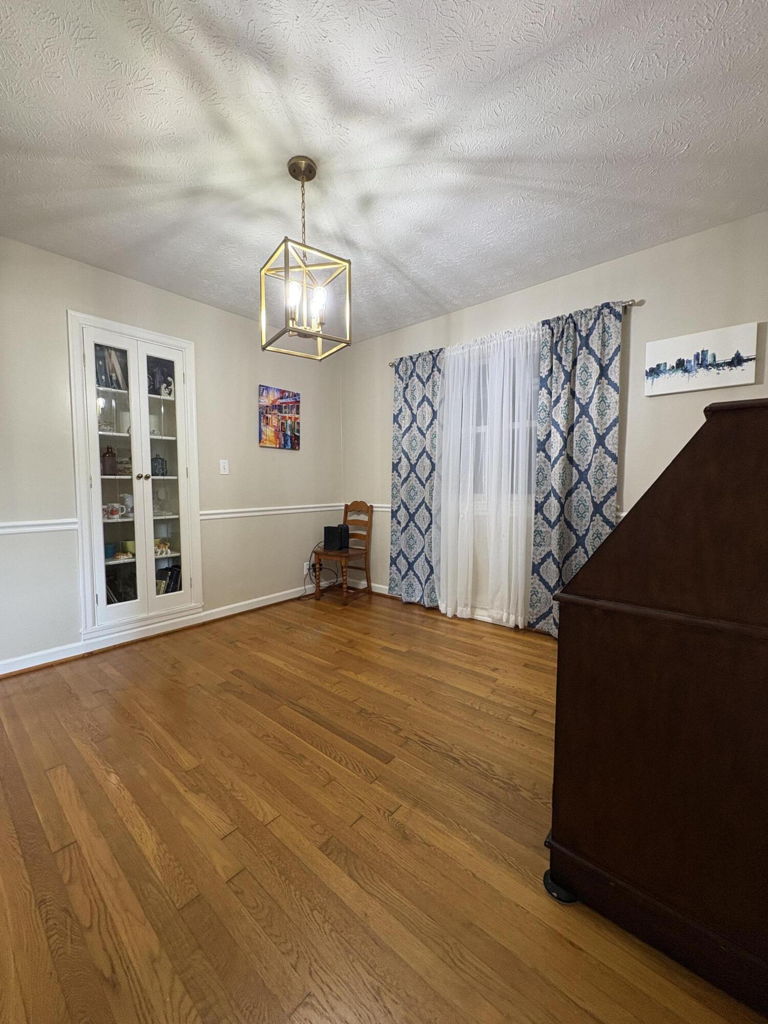 345 College Manor Property Photo 15