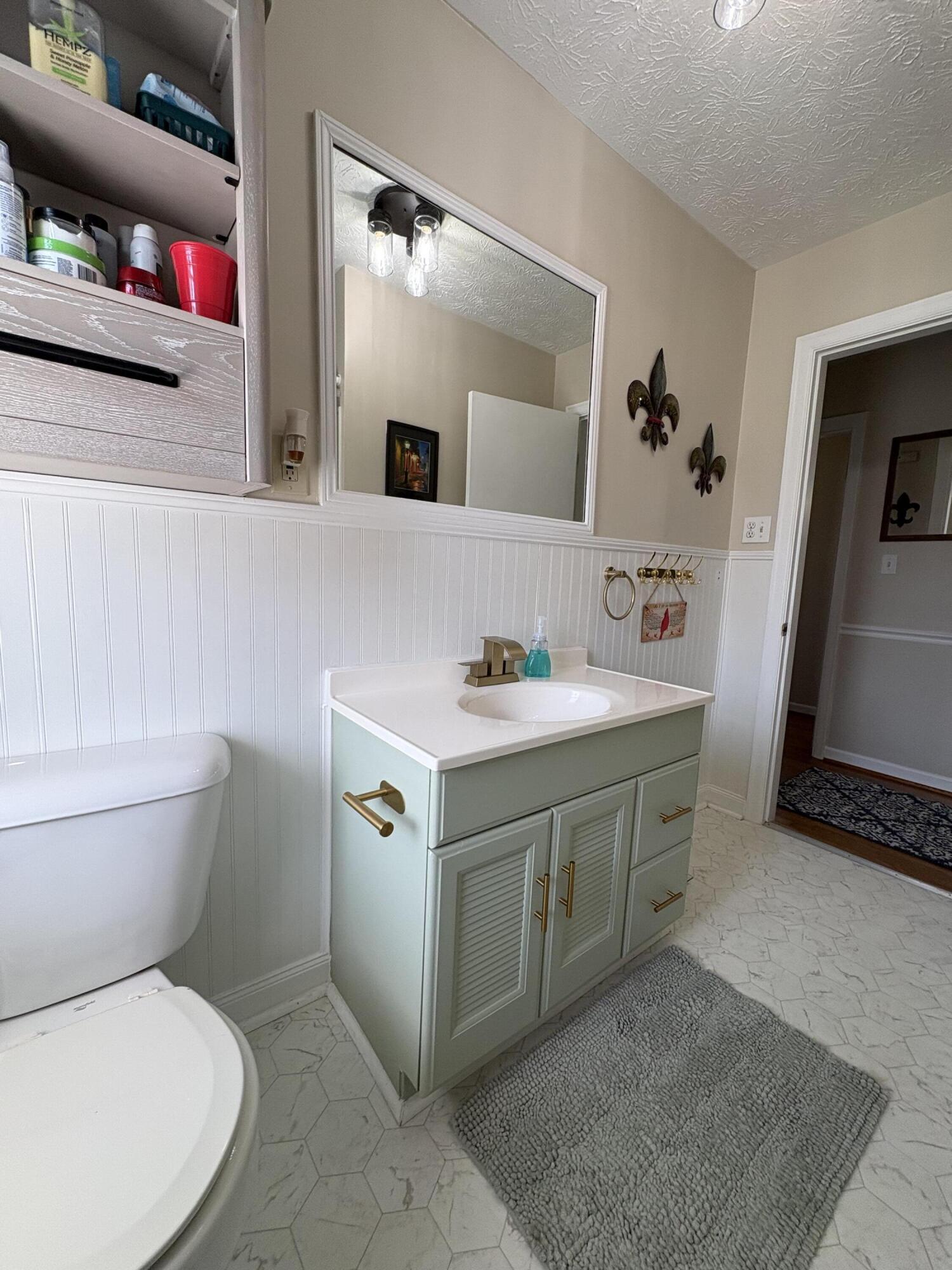 345 College Manor Property Photo 17