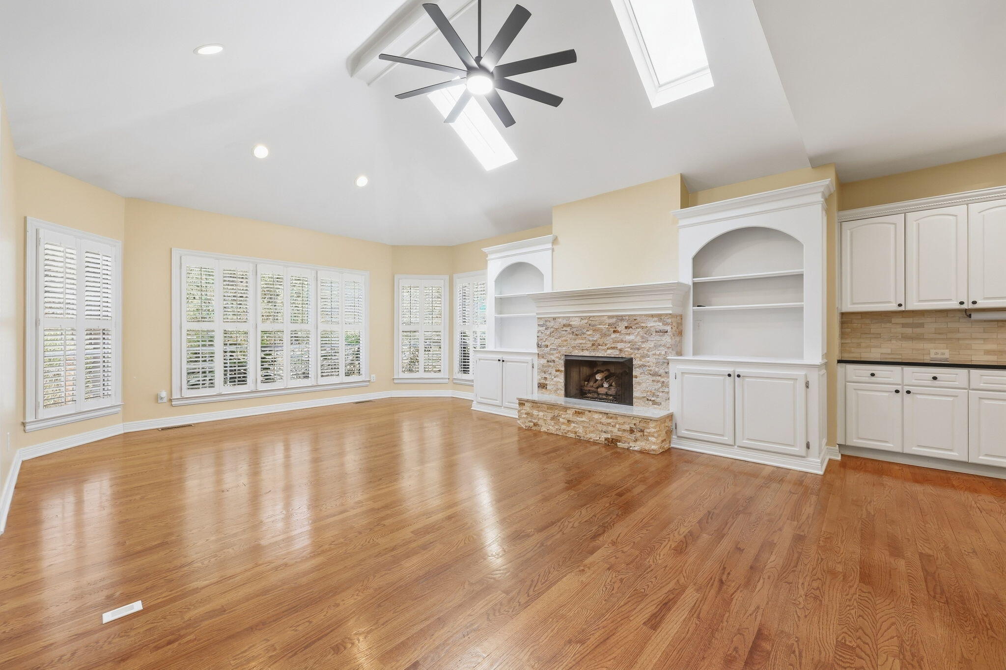 5077 Ivy Bridge Drive Property Photo 17