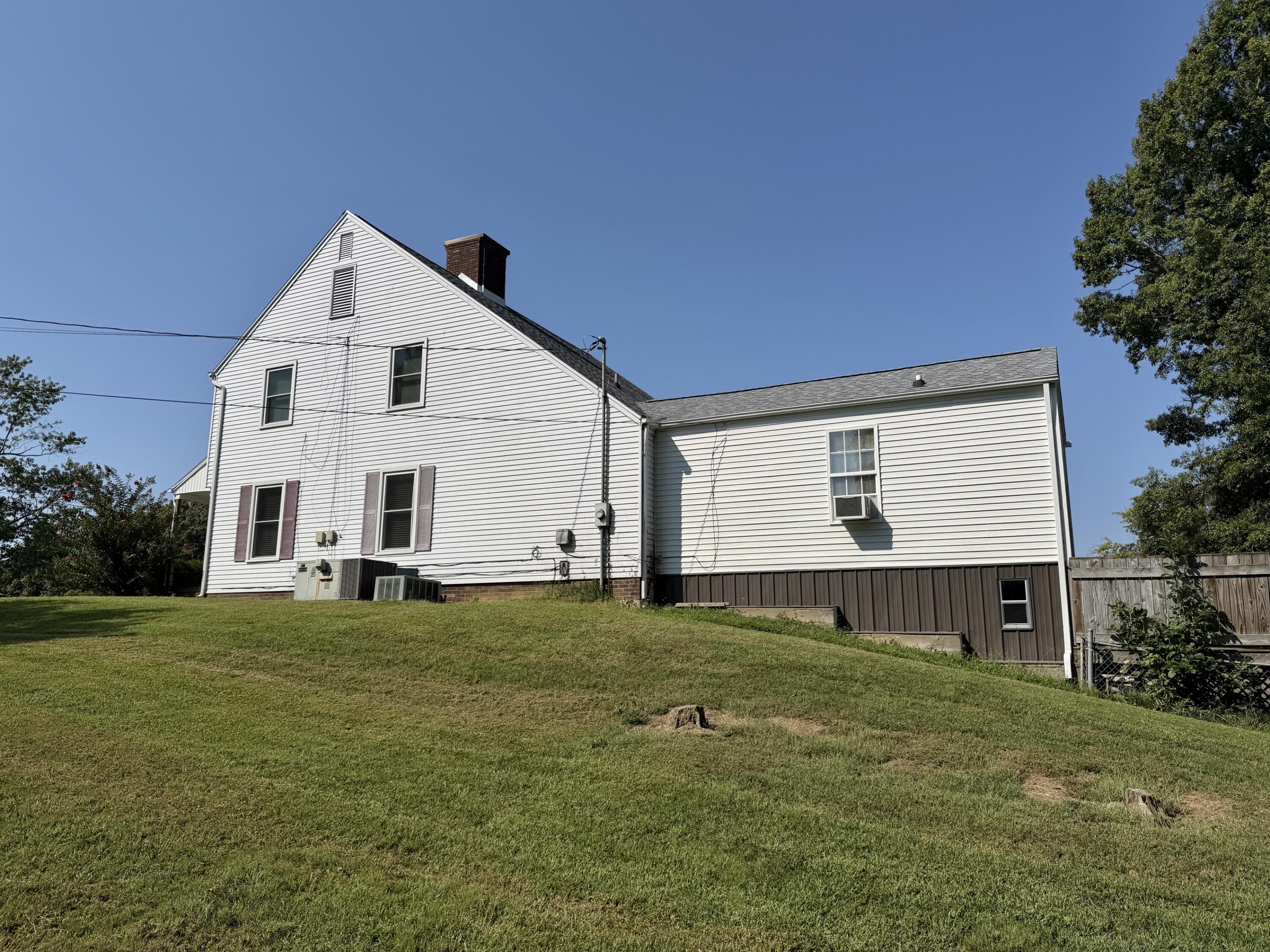 607 Macedonia Street Property Photo 6