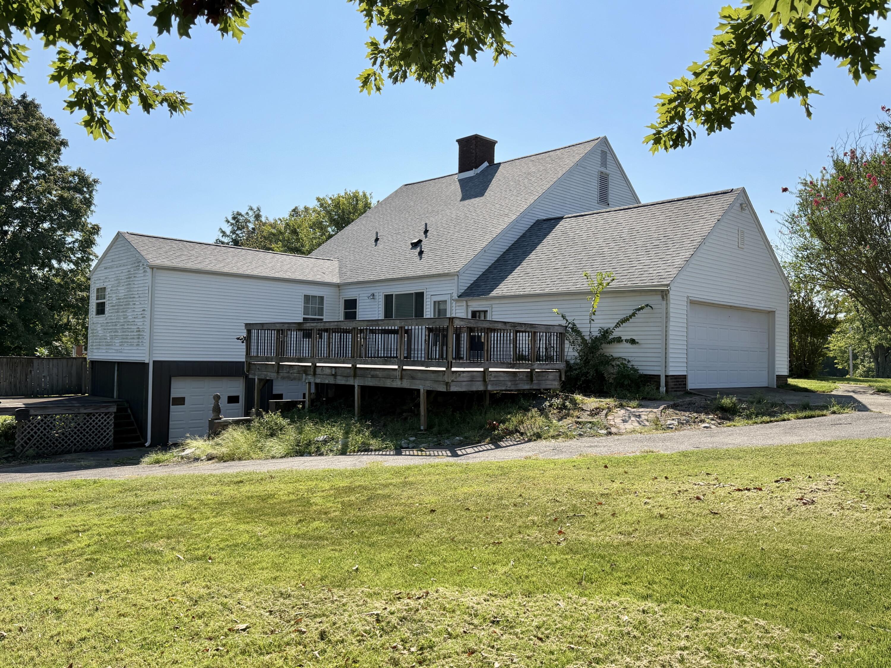 607 Macedonia Street Property Photo 7