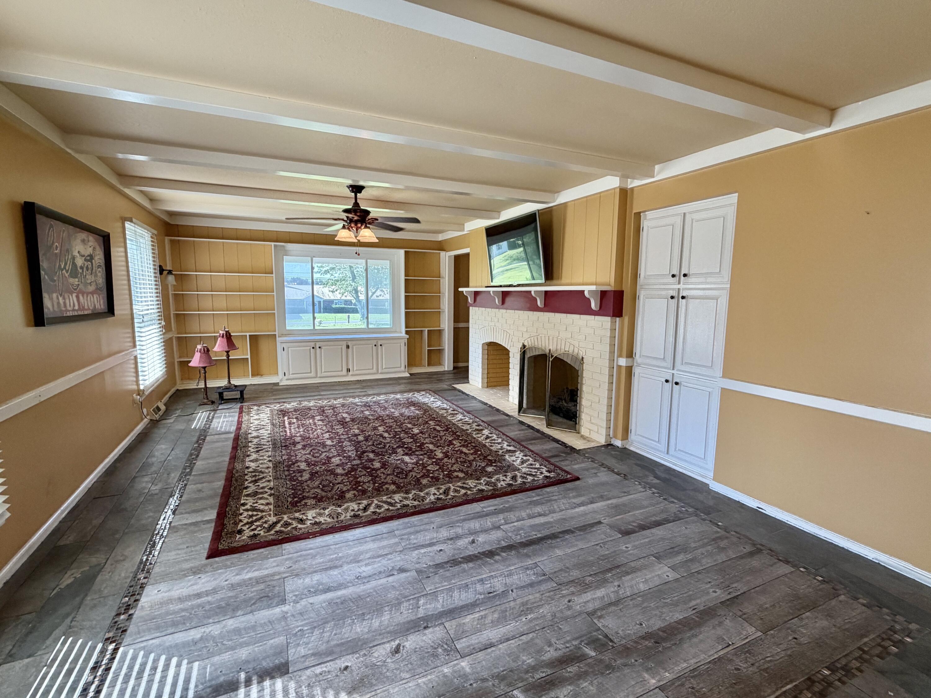 607 Macedonia Street Property Photo 13