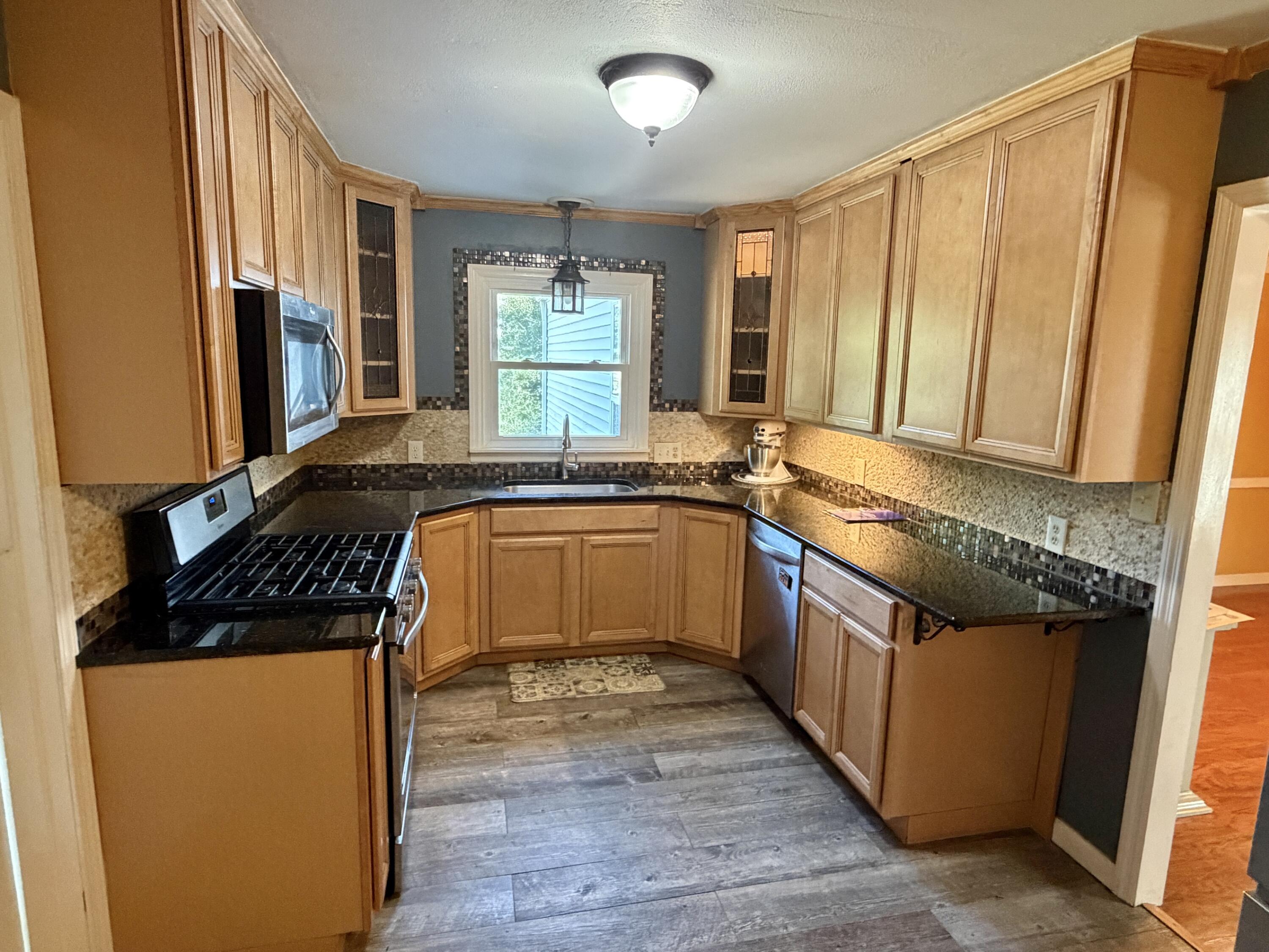 607 Macedonia Street Property Photo 15