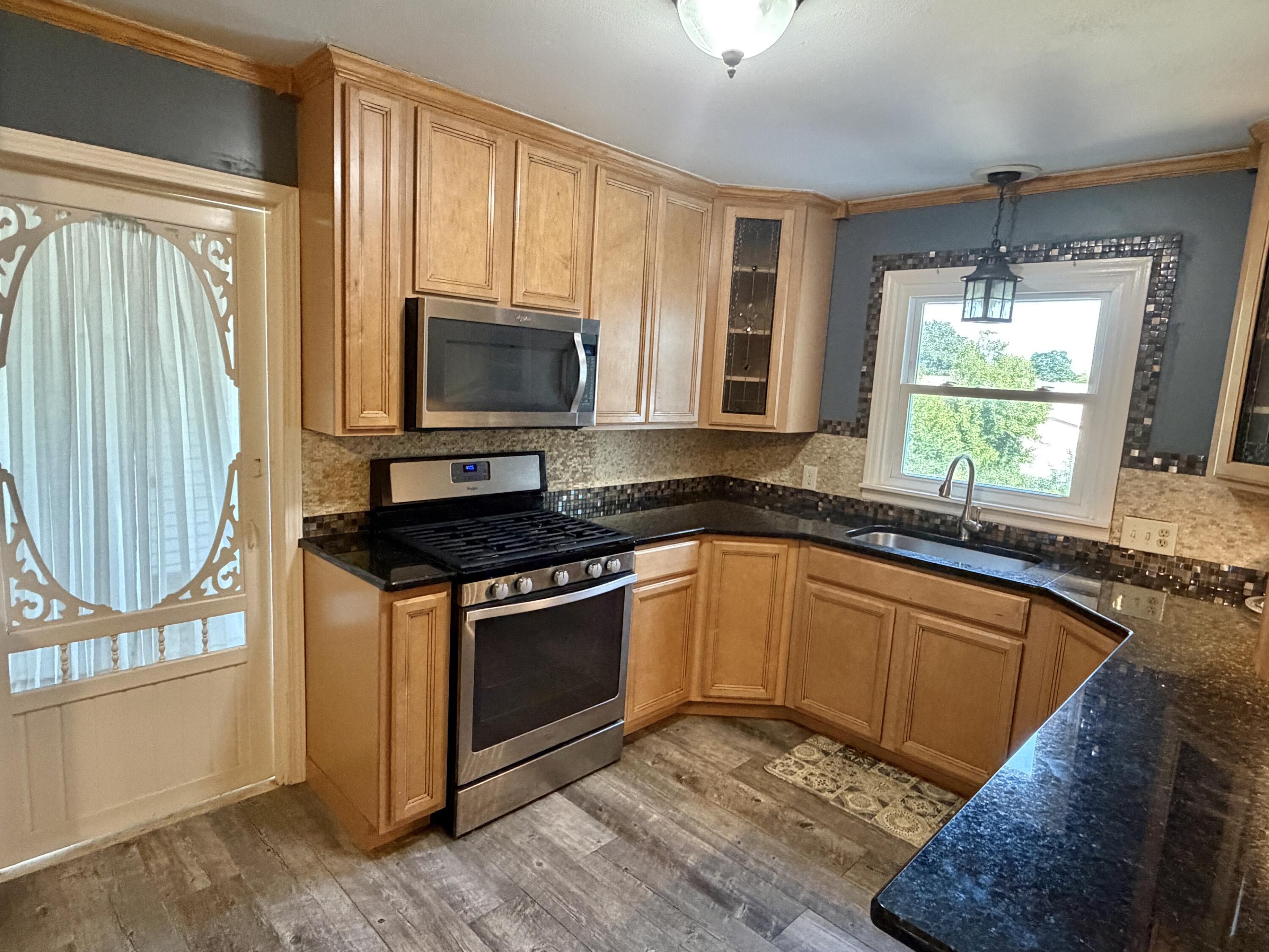 607 Macedonia Street Property Photo 16