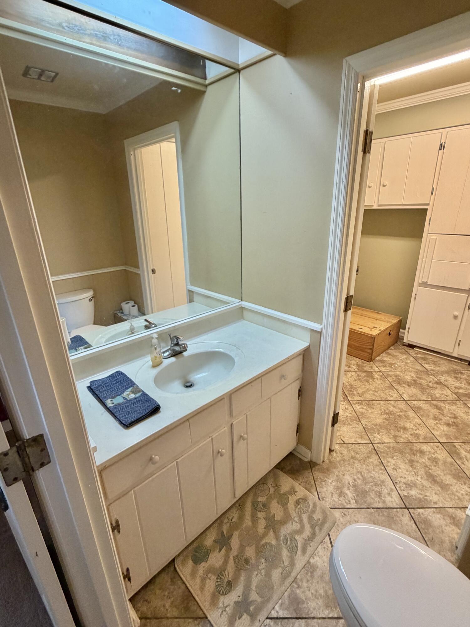 607 Macedonia Street Property Photo 23