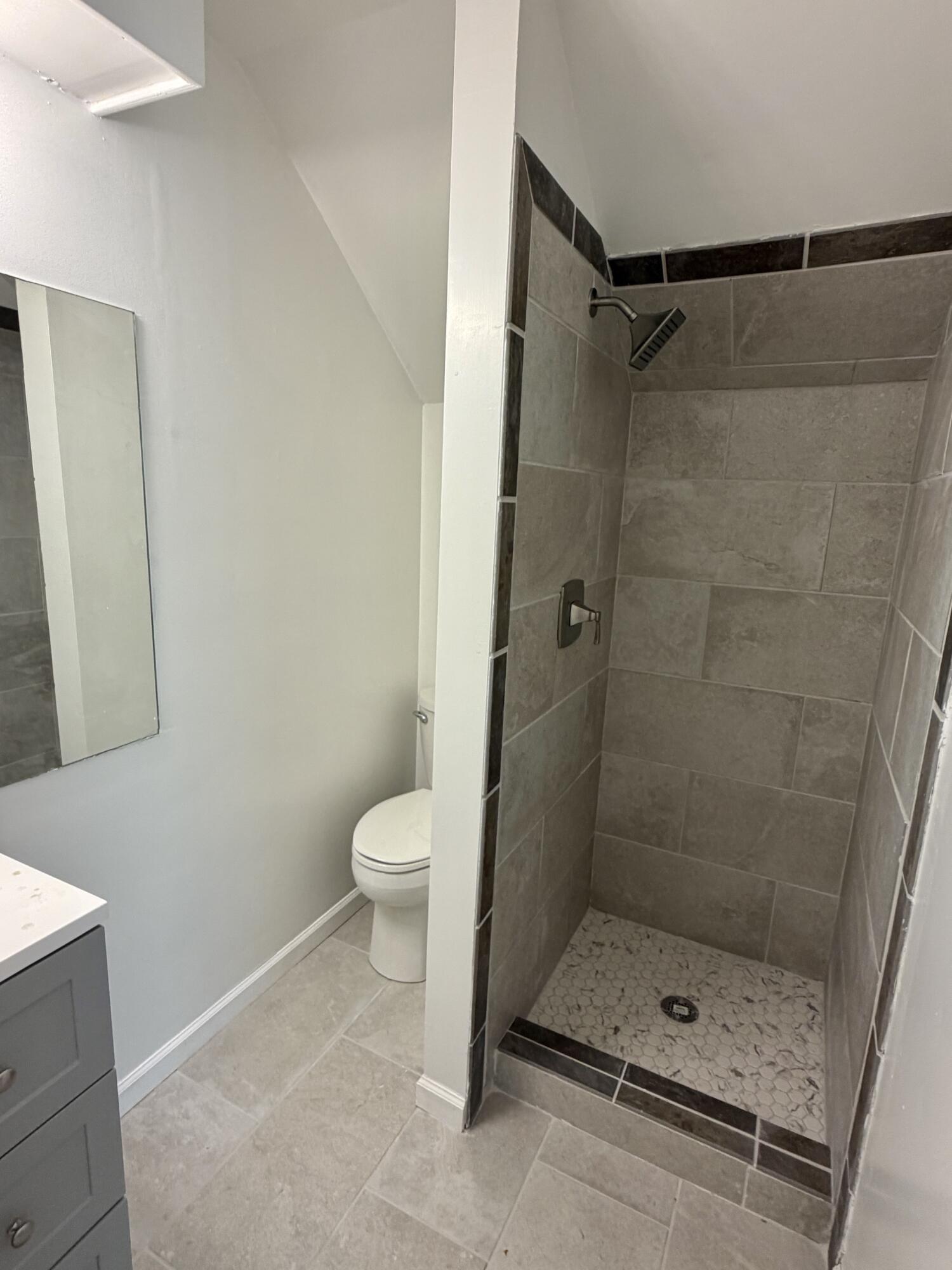 607 Macedonia Street Property Photo 29