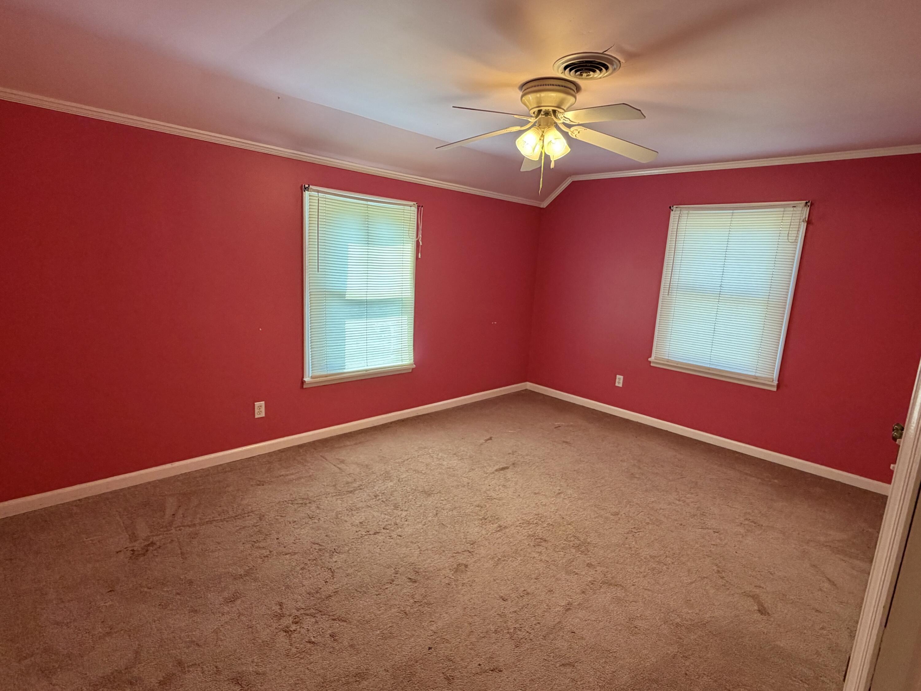 607 Macedonia Street Property Photo 34