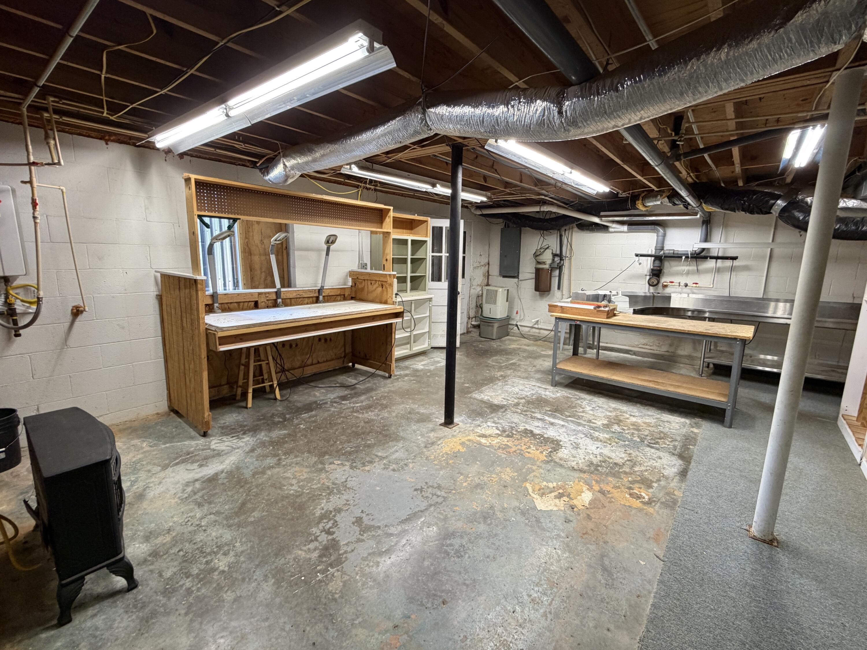 607 Macedonia Street Property Photo 38