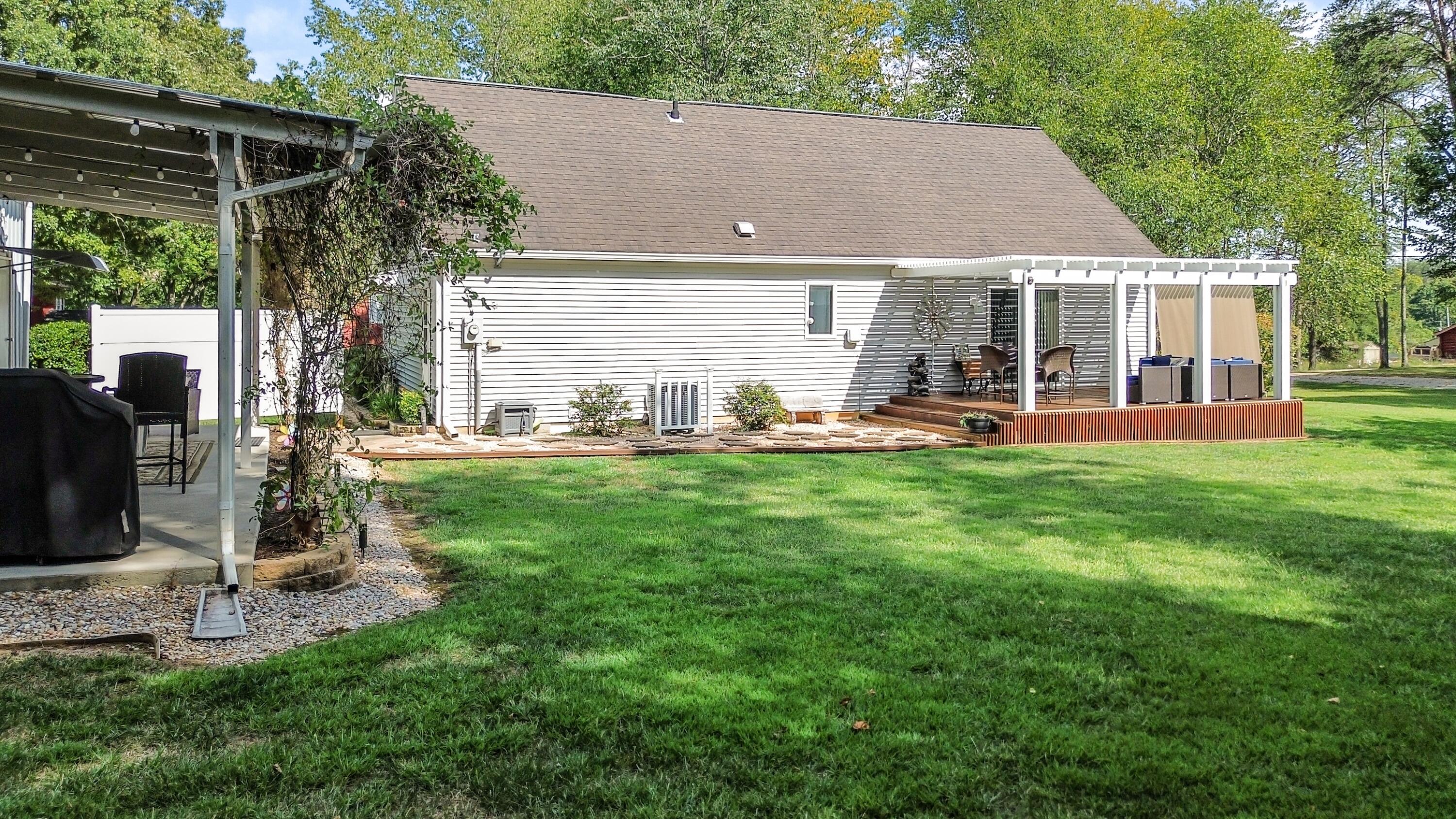 748 Rocky Point Road Property Photo 4